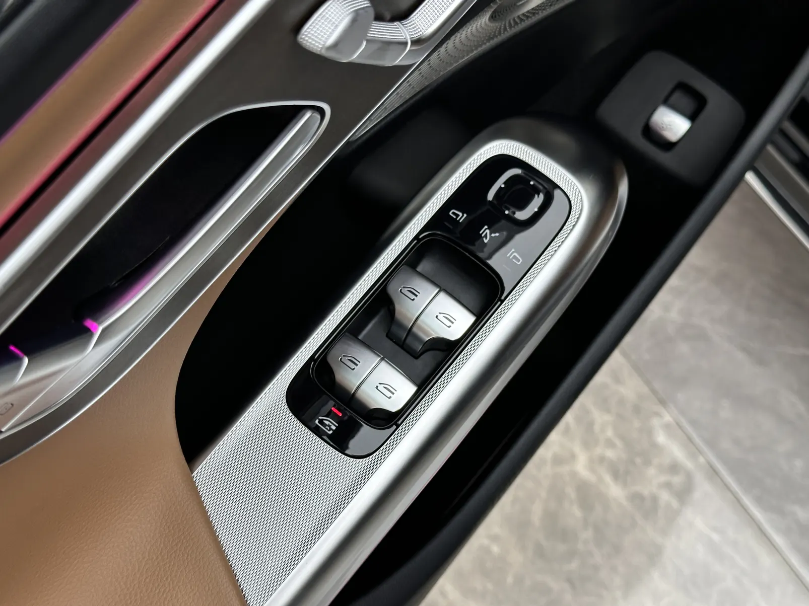 Mercedes-Benz E 300 L, 2025 16