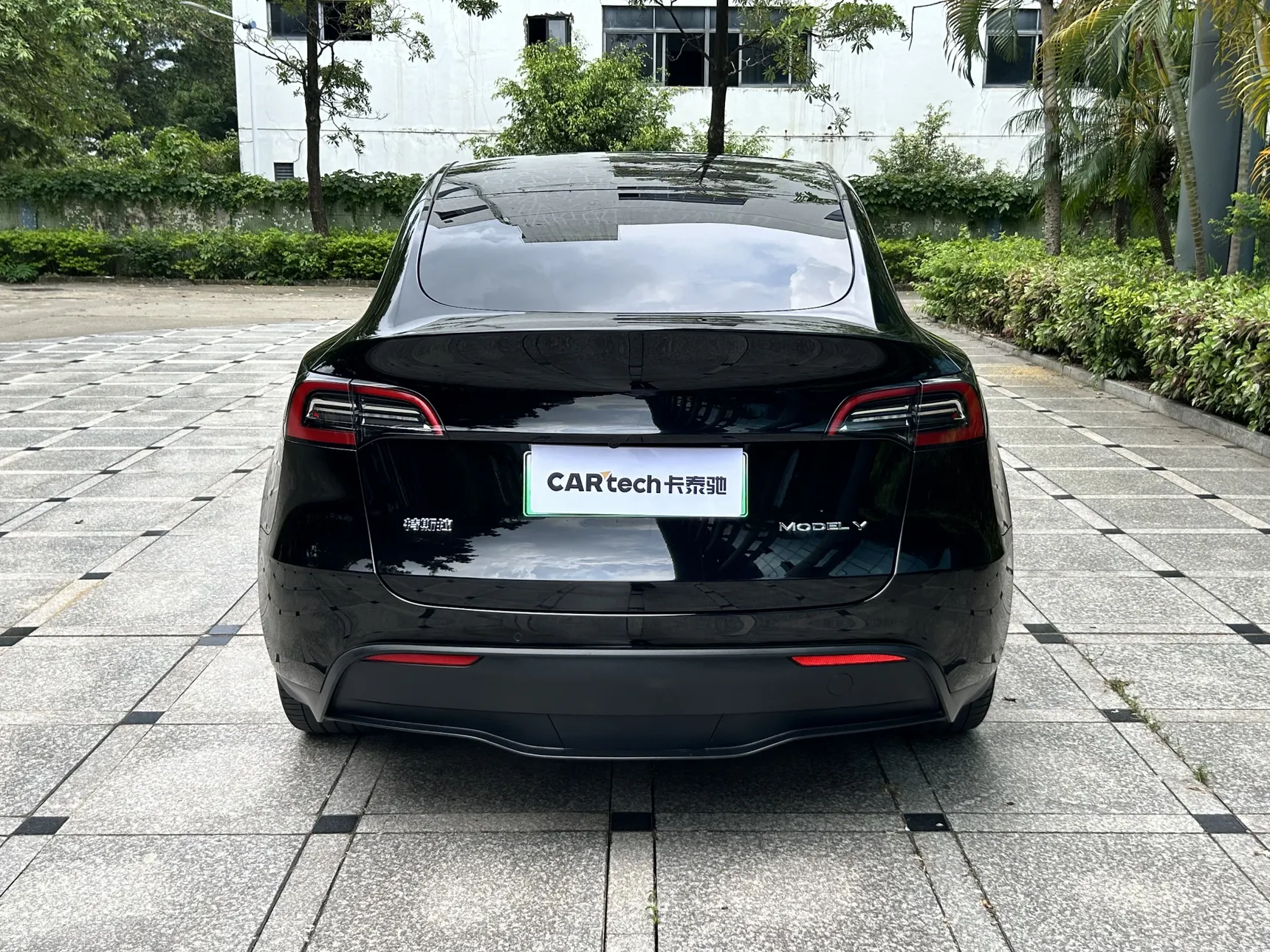Tesla Model Y, 2022 2
