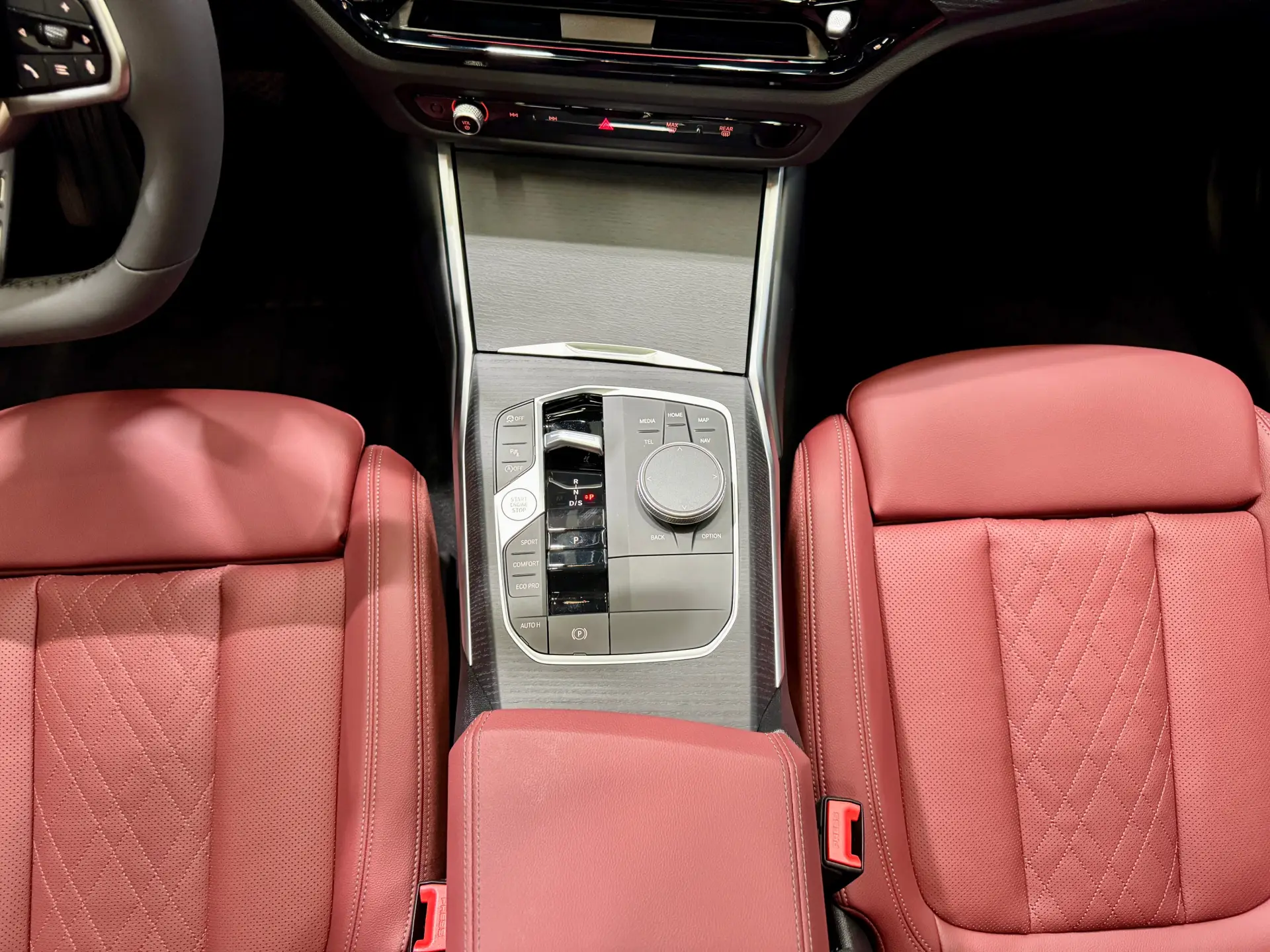 BMW 325Li, 2025 15