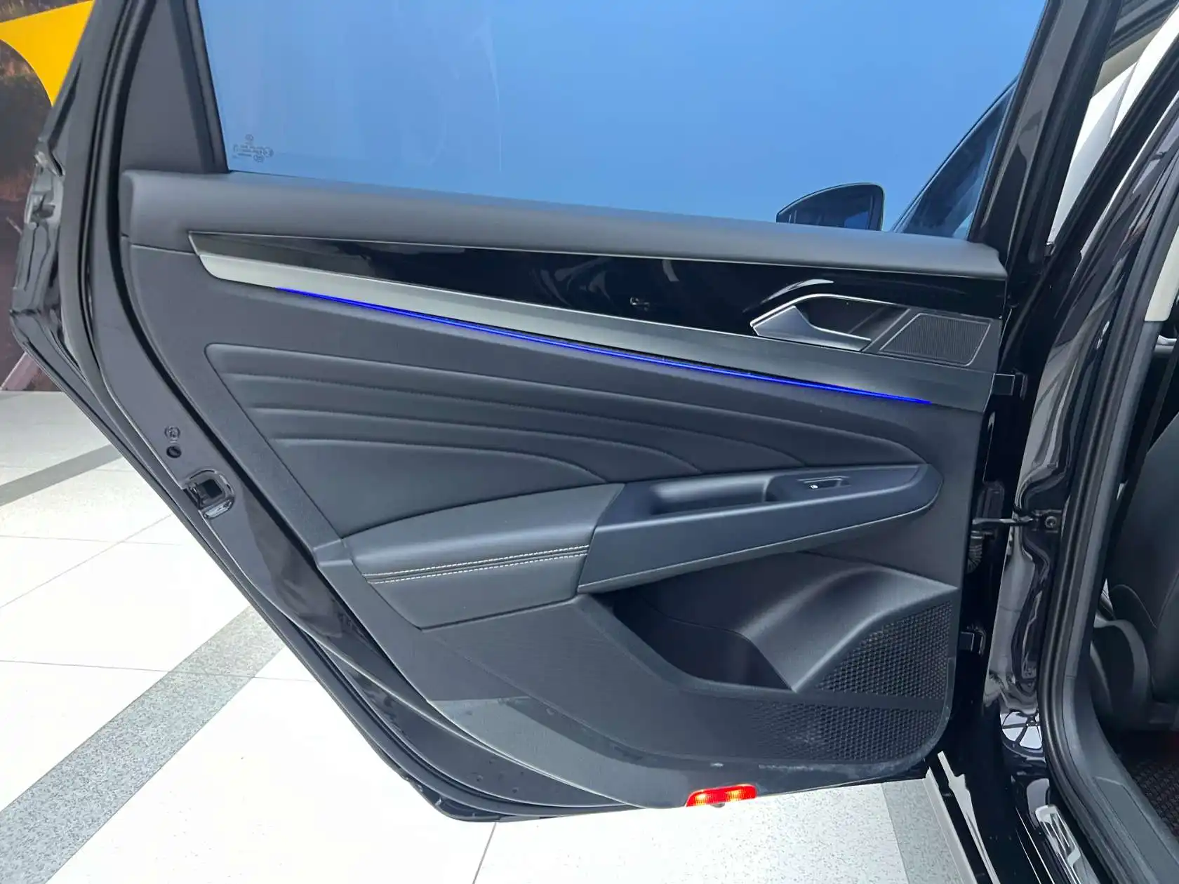 Volkswagen Passat, 2023 15