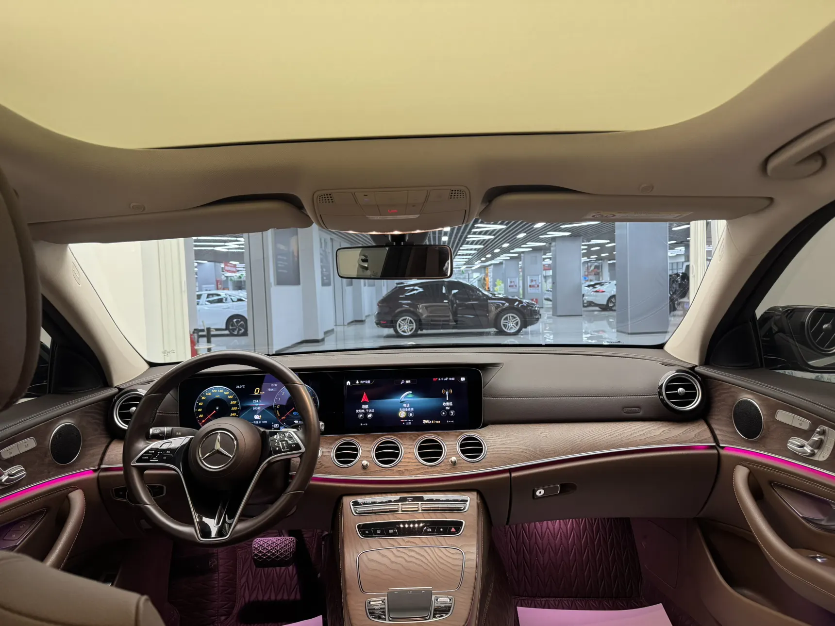Mercedes-Benz E 350 e, 2022 10