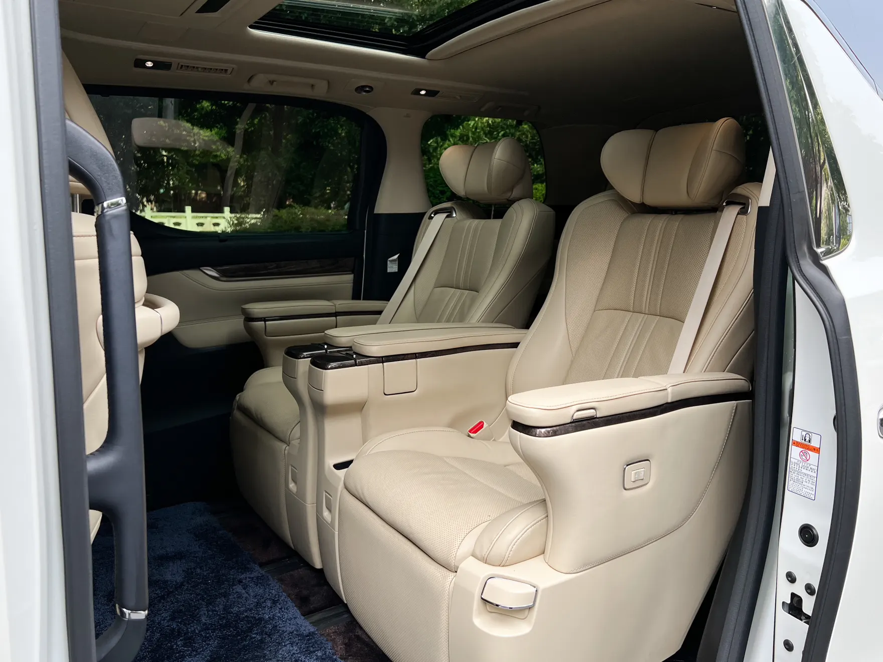 Toyota Vellfire, 2019 26