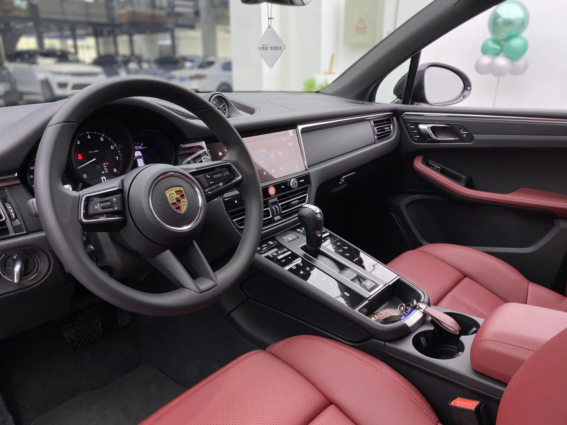 Porsche Macan, 2025 6