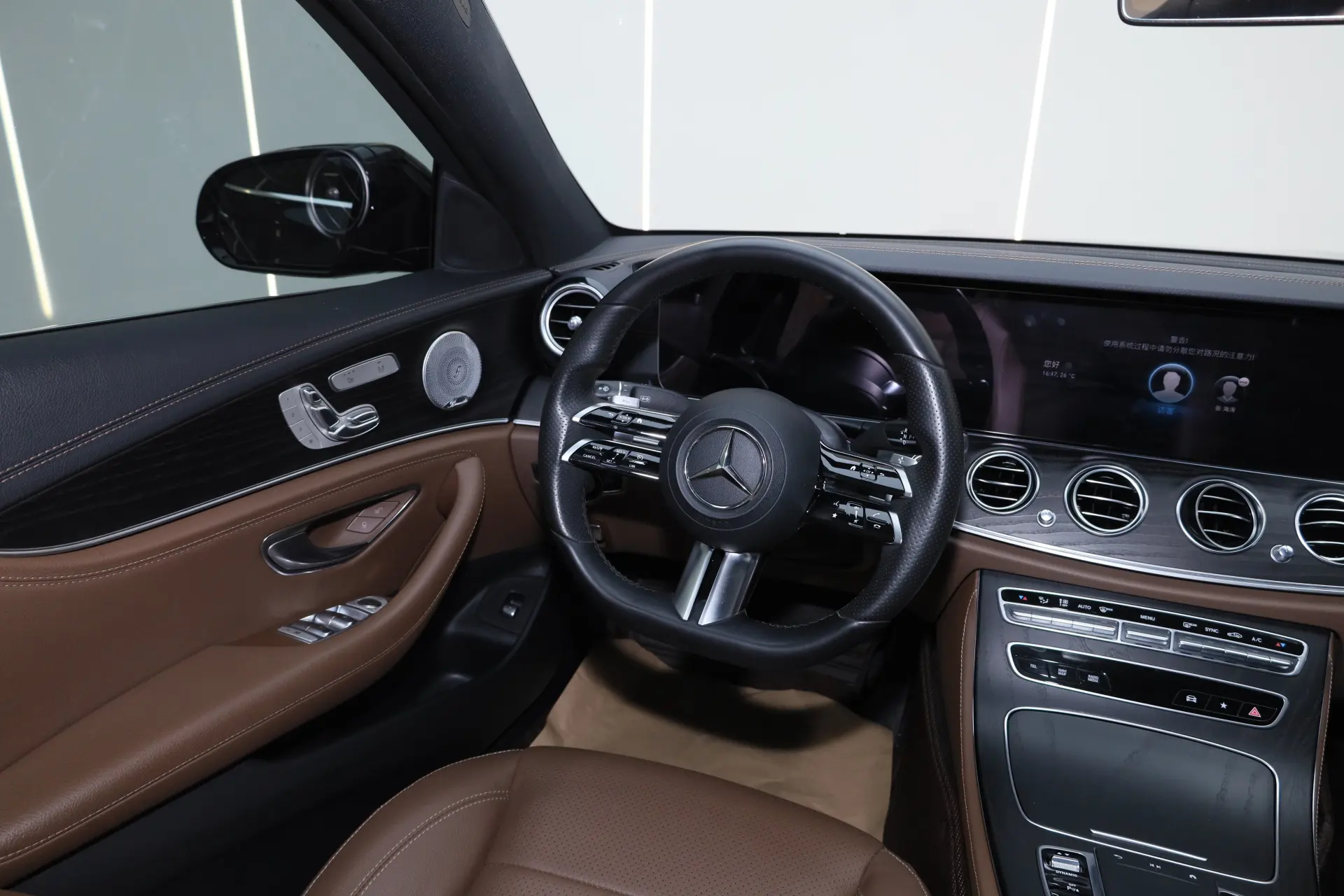 Mercedes-Benz E 300 L, 2021 14