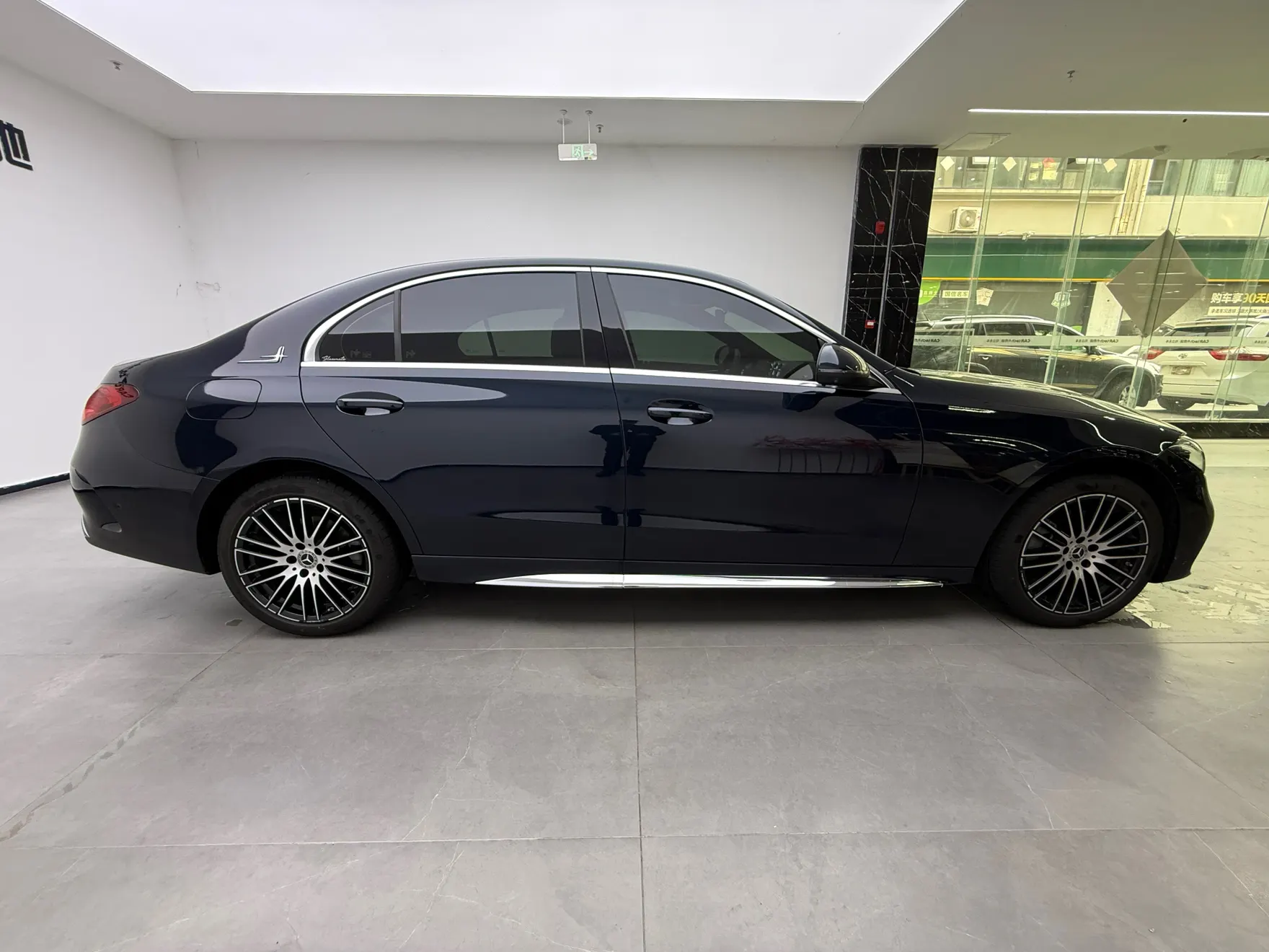 Mercedes-Benz C 260 L, 2025 4