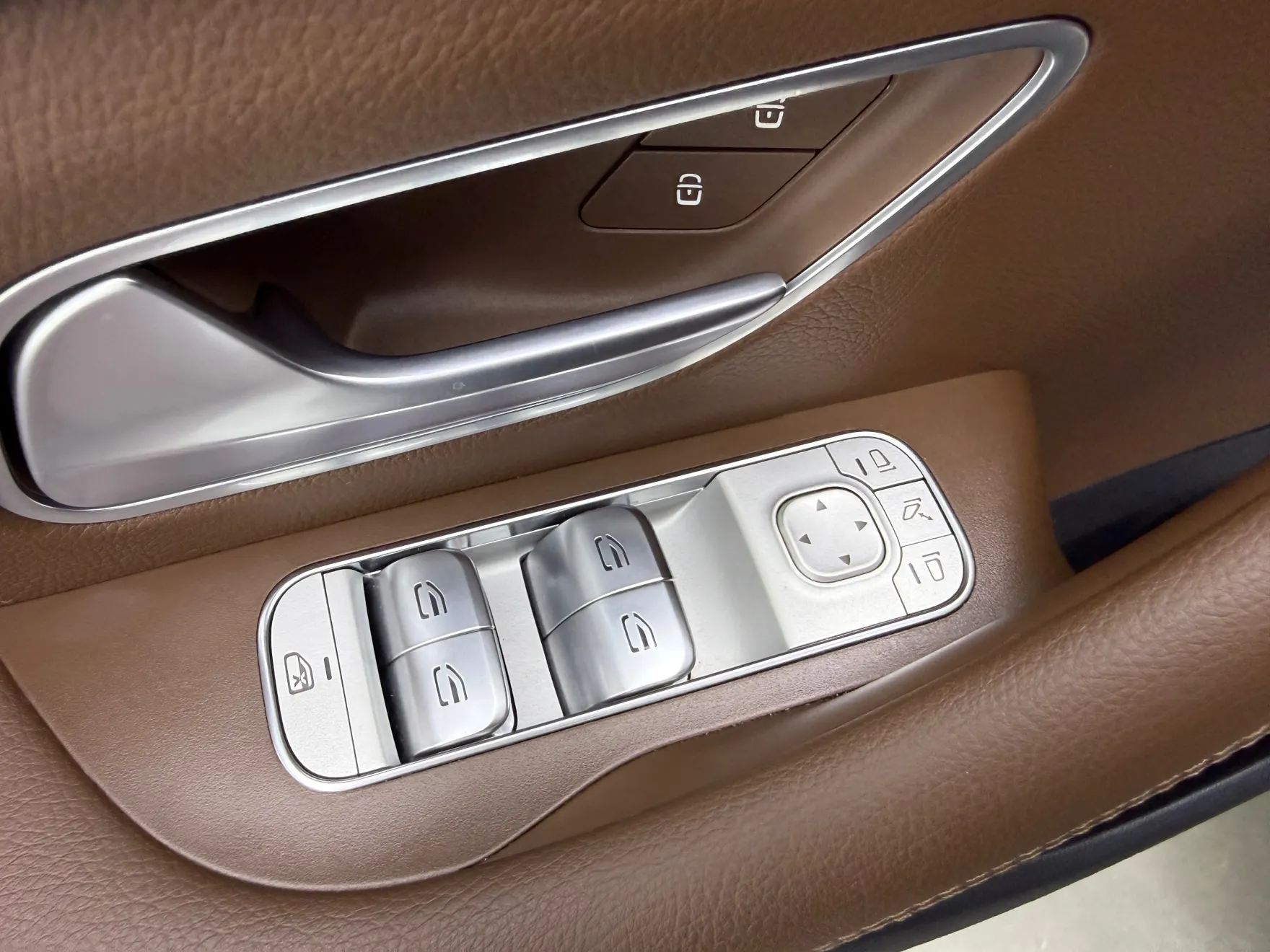 Mercedes-Benz GLS 450, 2024 23