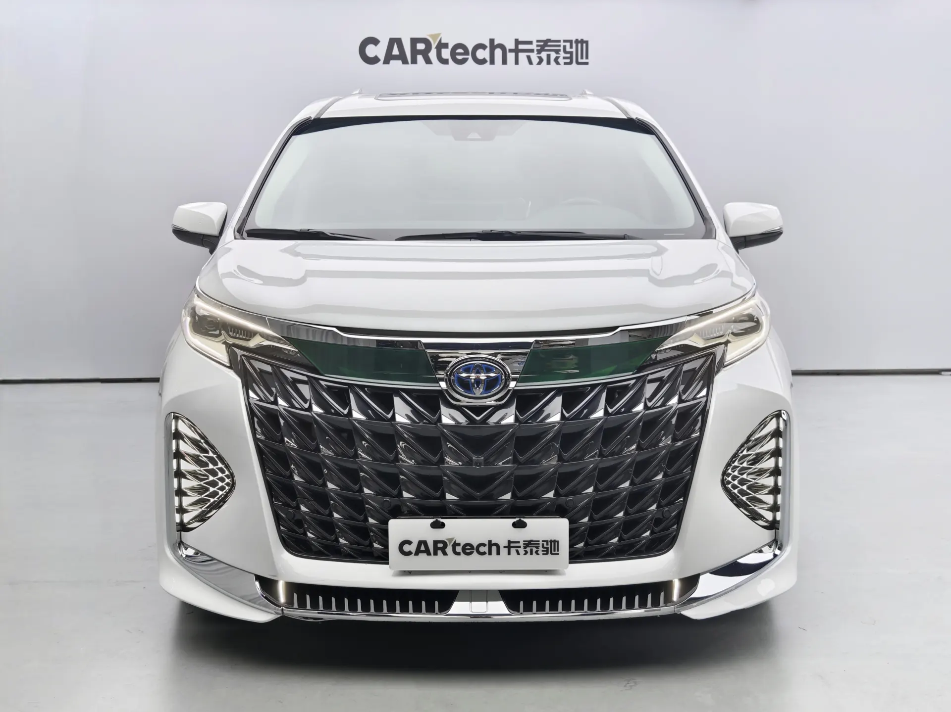 Toyota Granvia, 2023 2