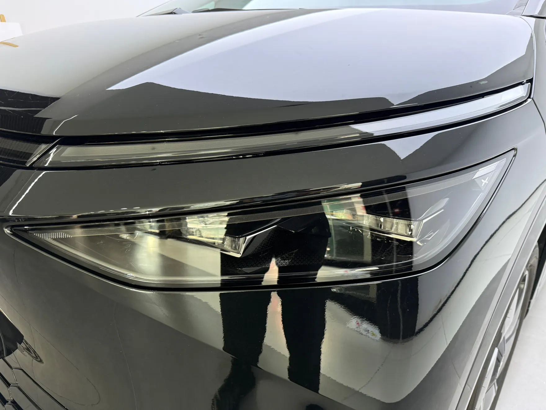 Xpeng X9, 2024 9