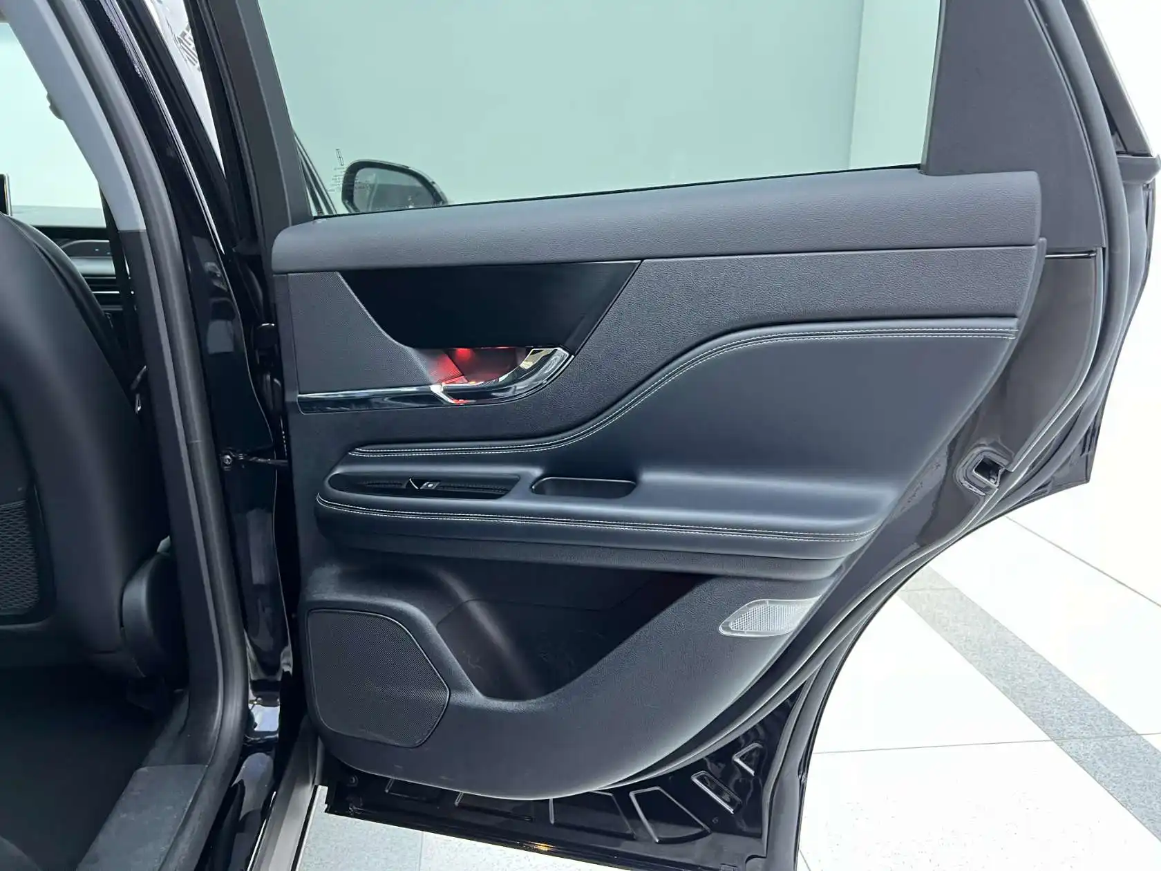 Lincoln Corsair, 2022 18