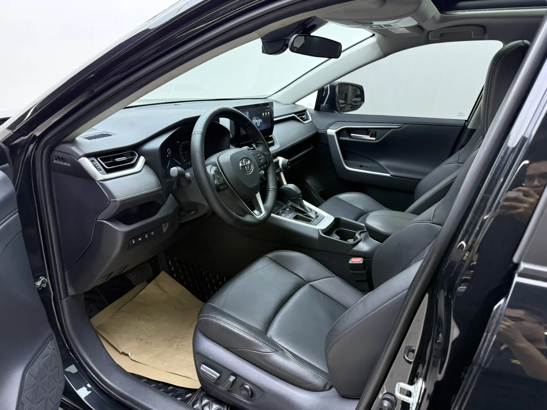 Toyota Wildlander, 2023 11