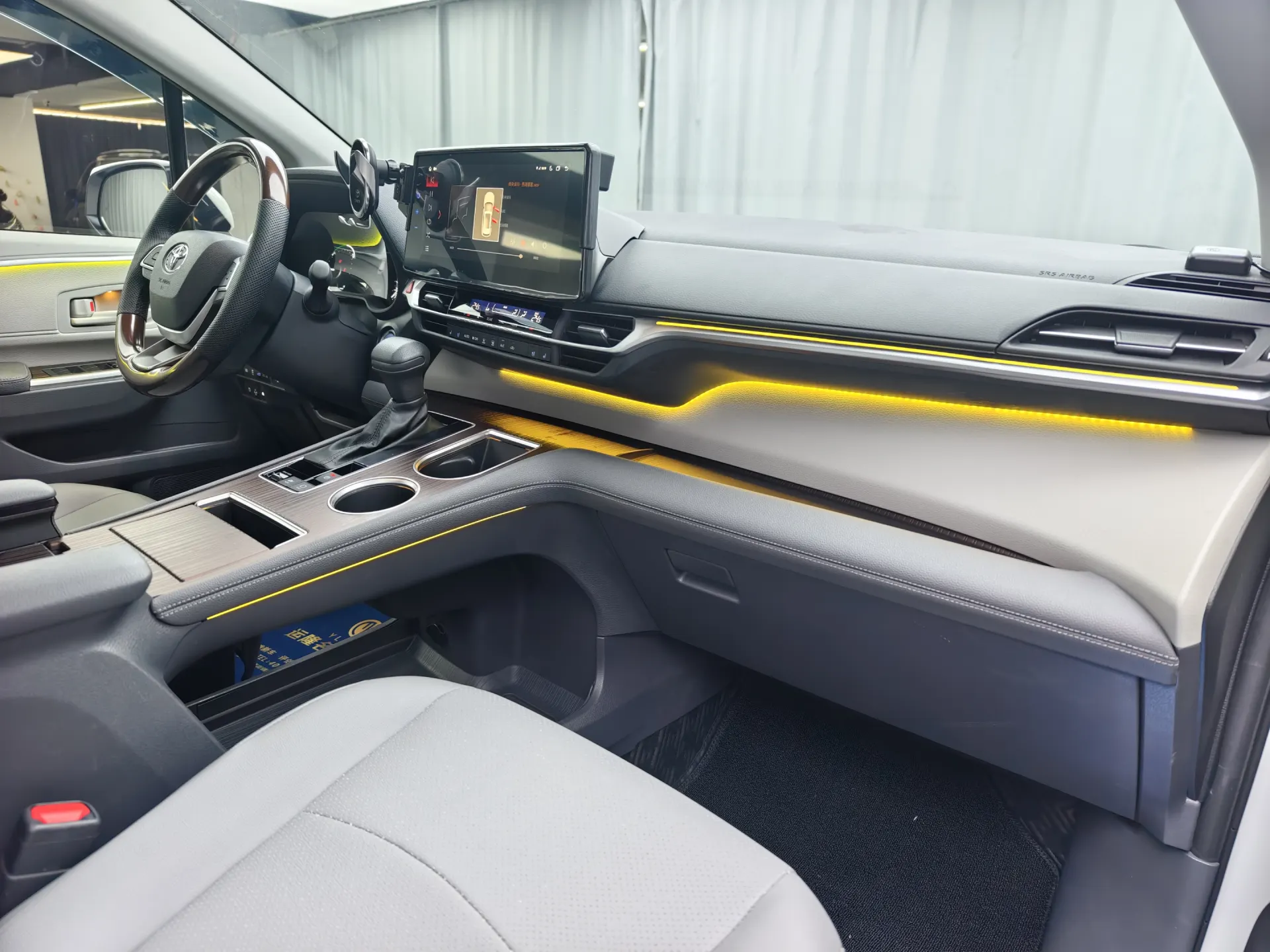 Toyota Granvia, 2023 15