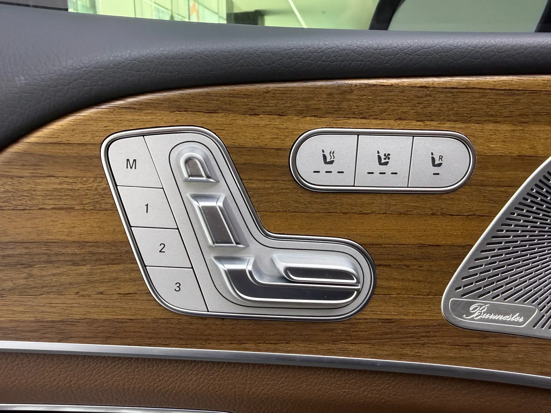 Mercedes-Benz GLS 450, 2024 22