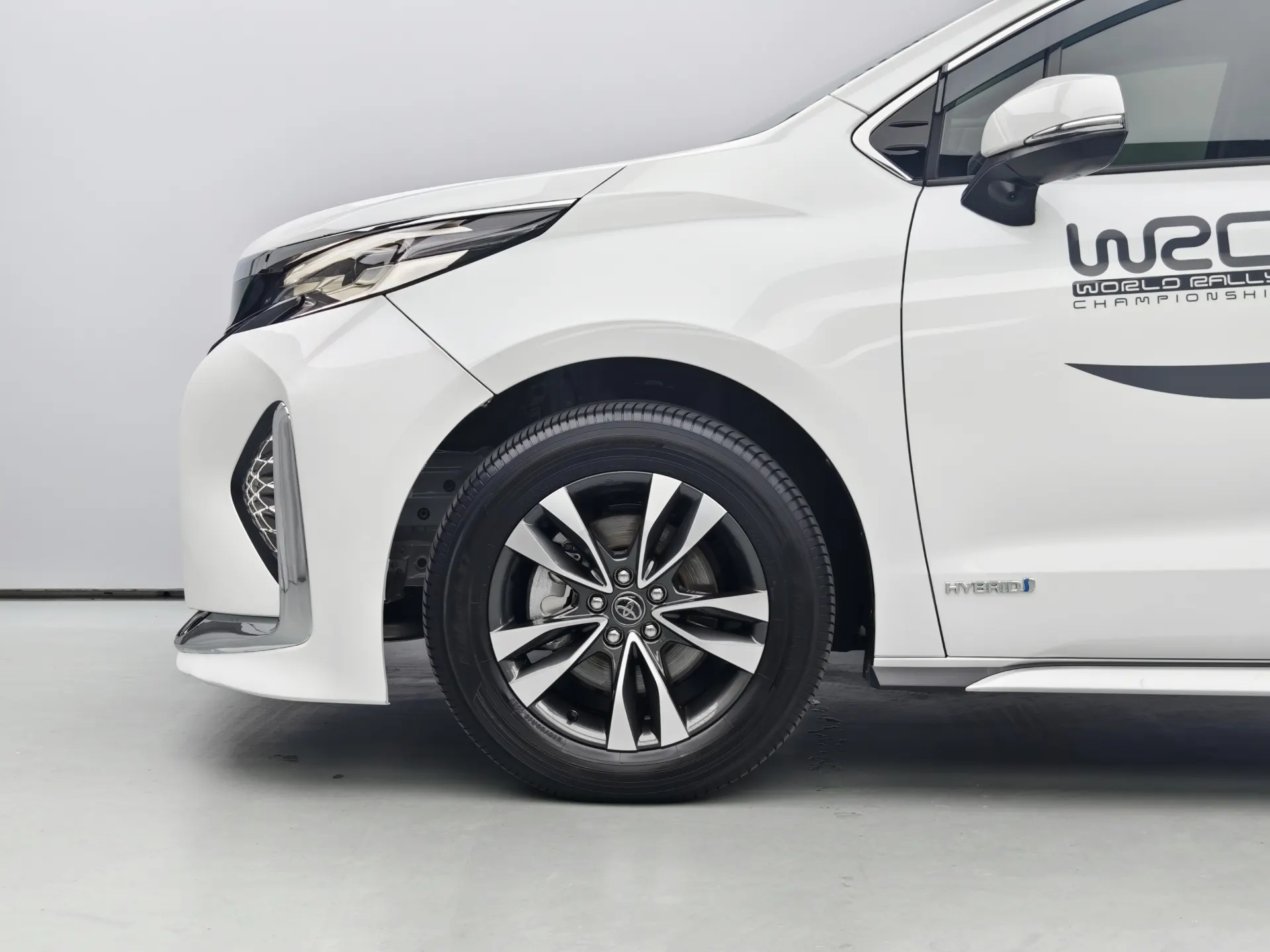 Toyota Granvia, 2023 9