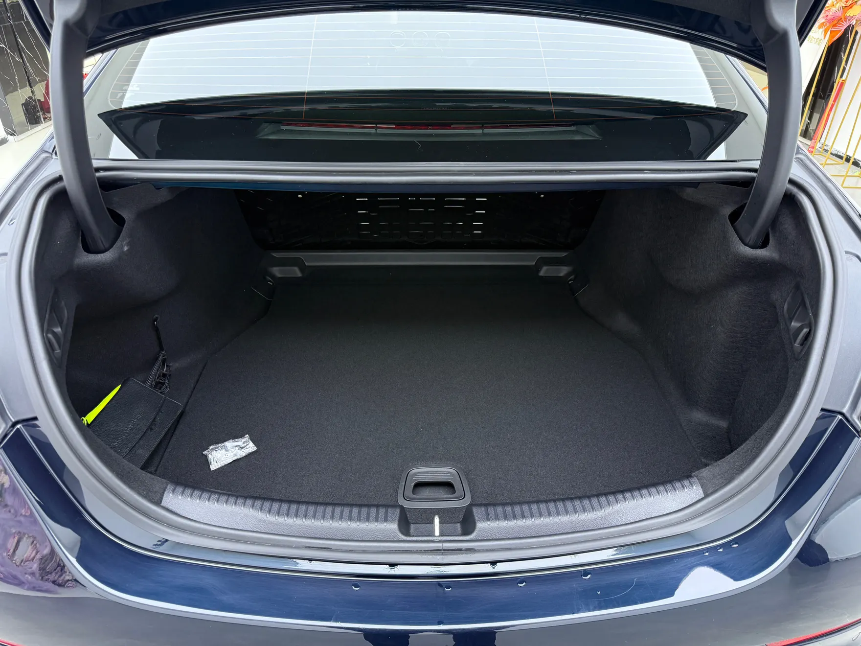 Mercedes-Benz C 260 L, 2025 13