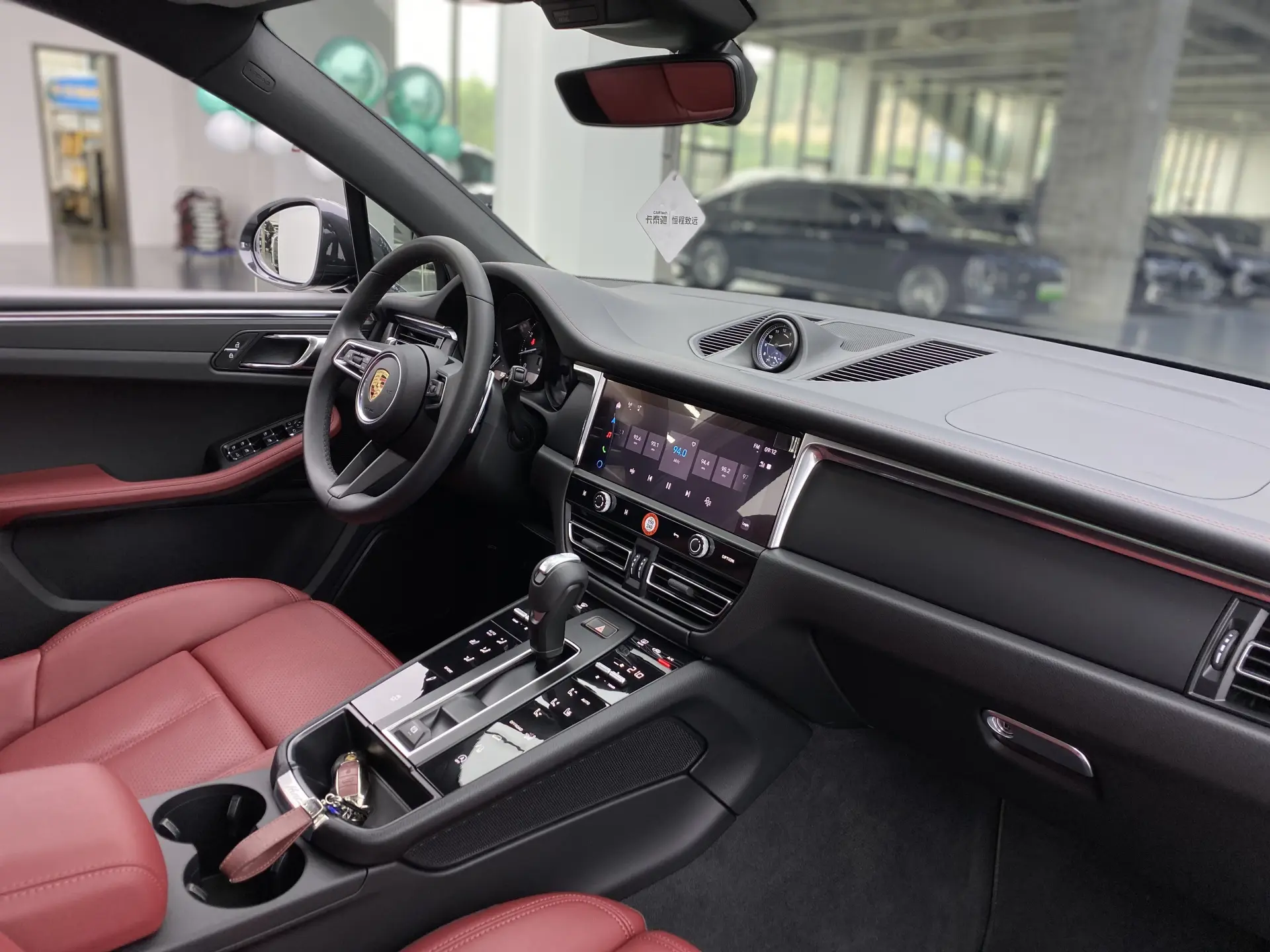 Porsche Macan, 2025 10