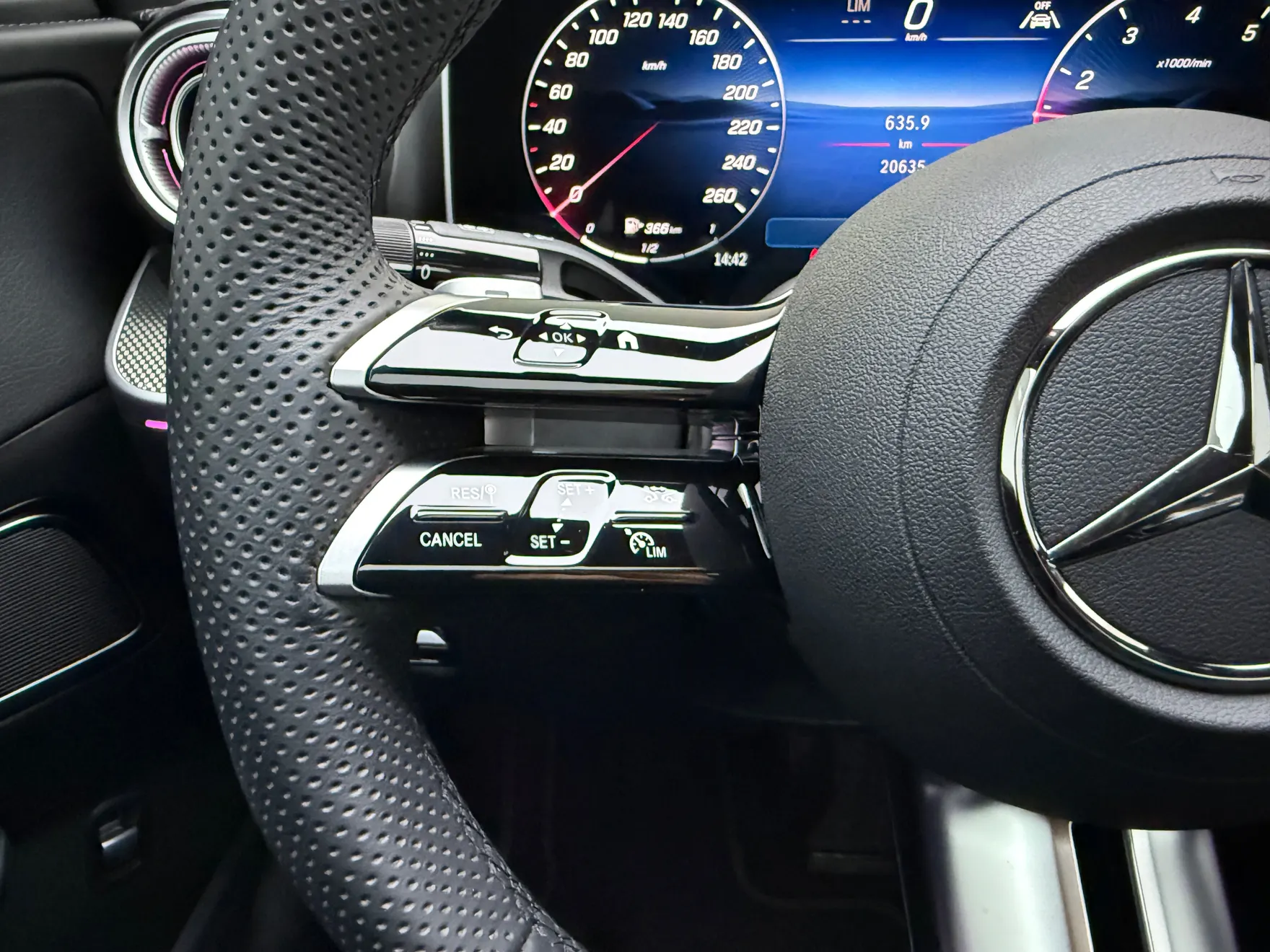 Mercedes-Benz C 260 L, 2025 24
