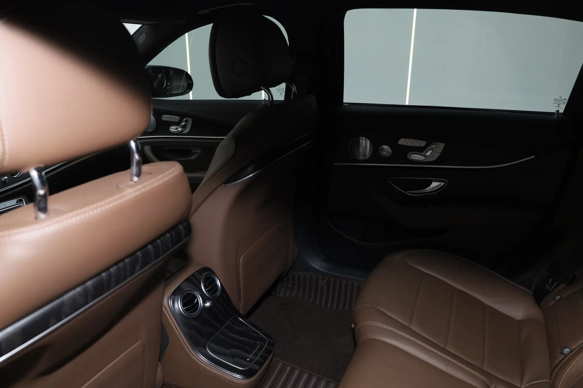 Mercedes-Benz E 300 L, 2021 27