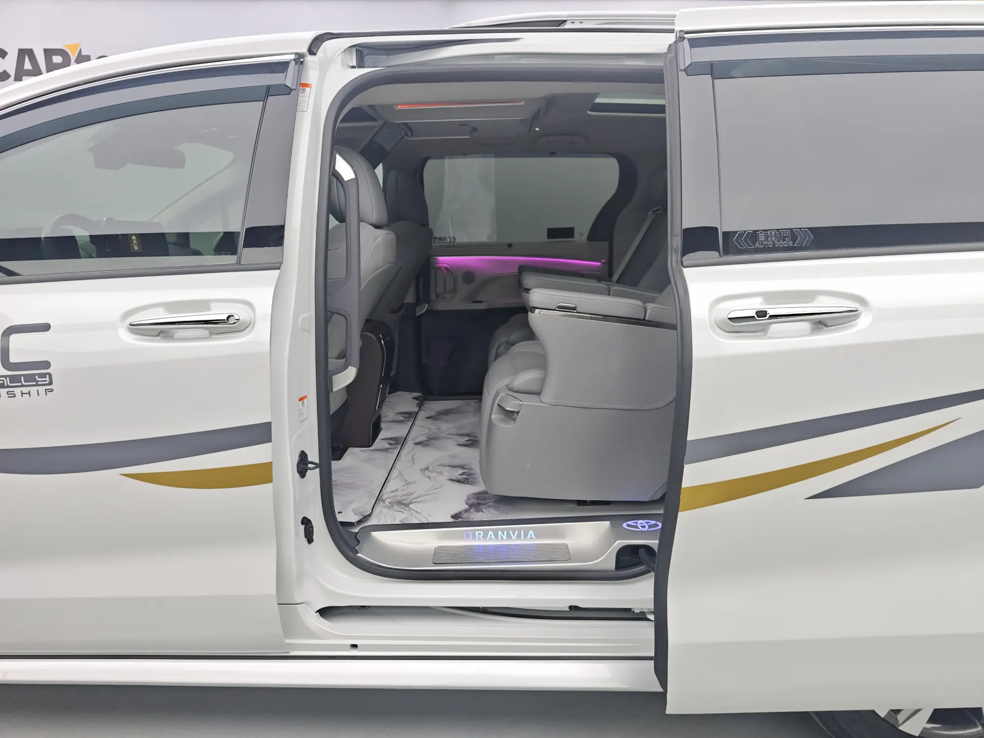 Toyota Granvia, 2023 17