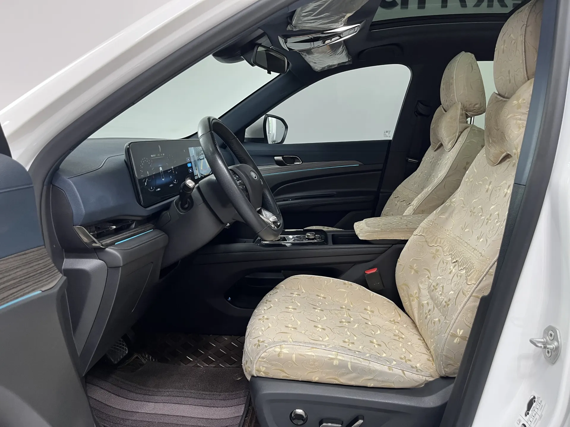 Ford Equator Sport, 2024 14