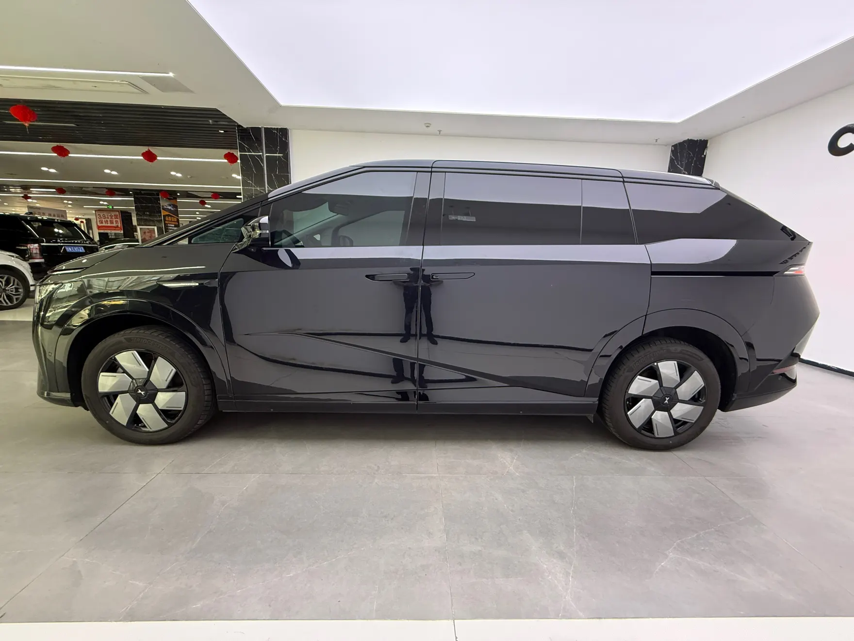 Xpeng X9, 2024 8