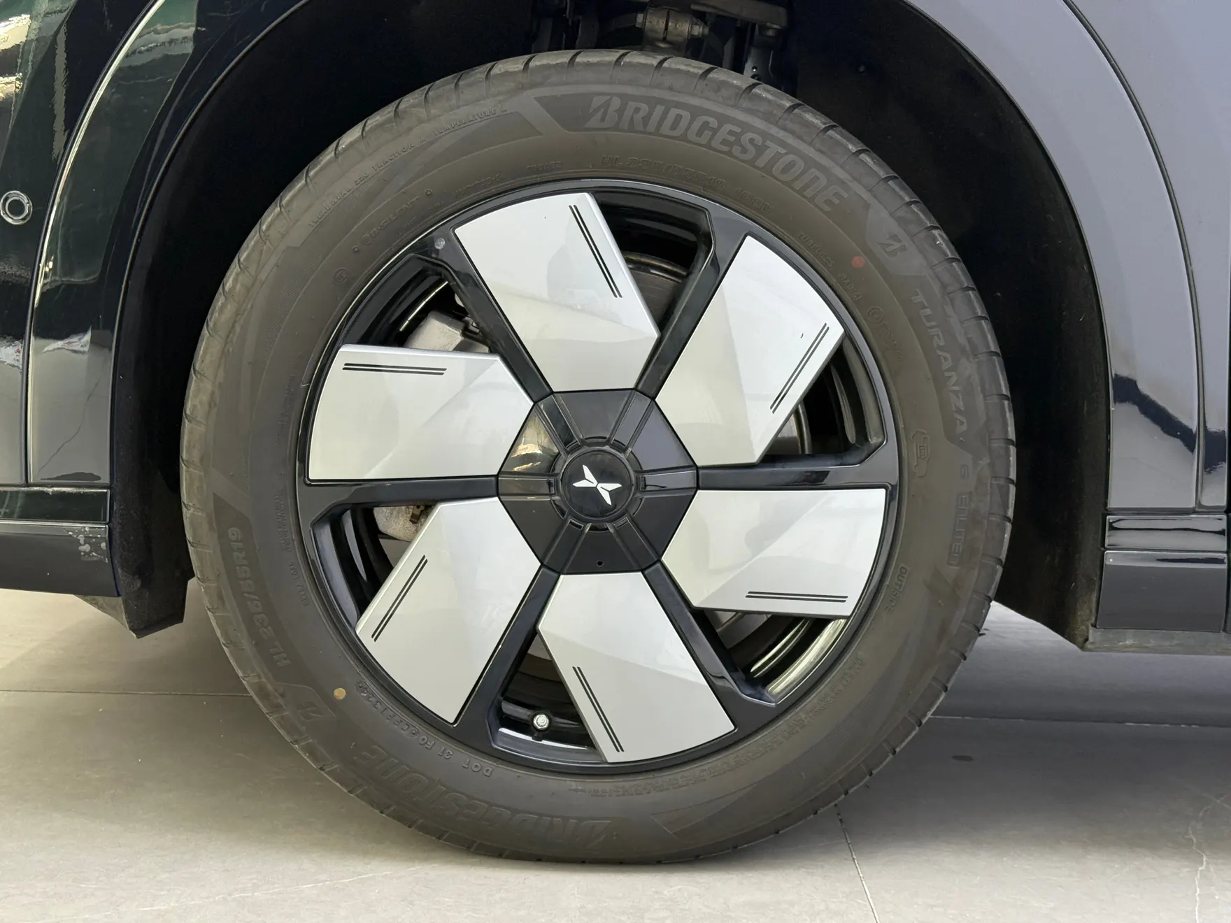 Xpeng X9, 2024 11