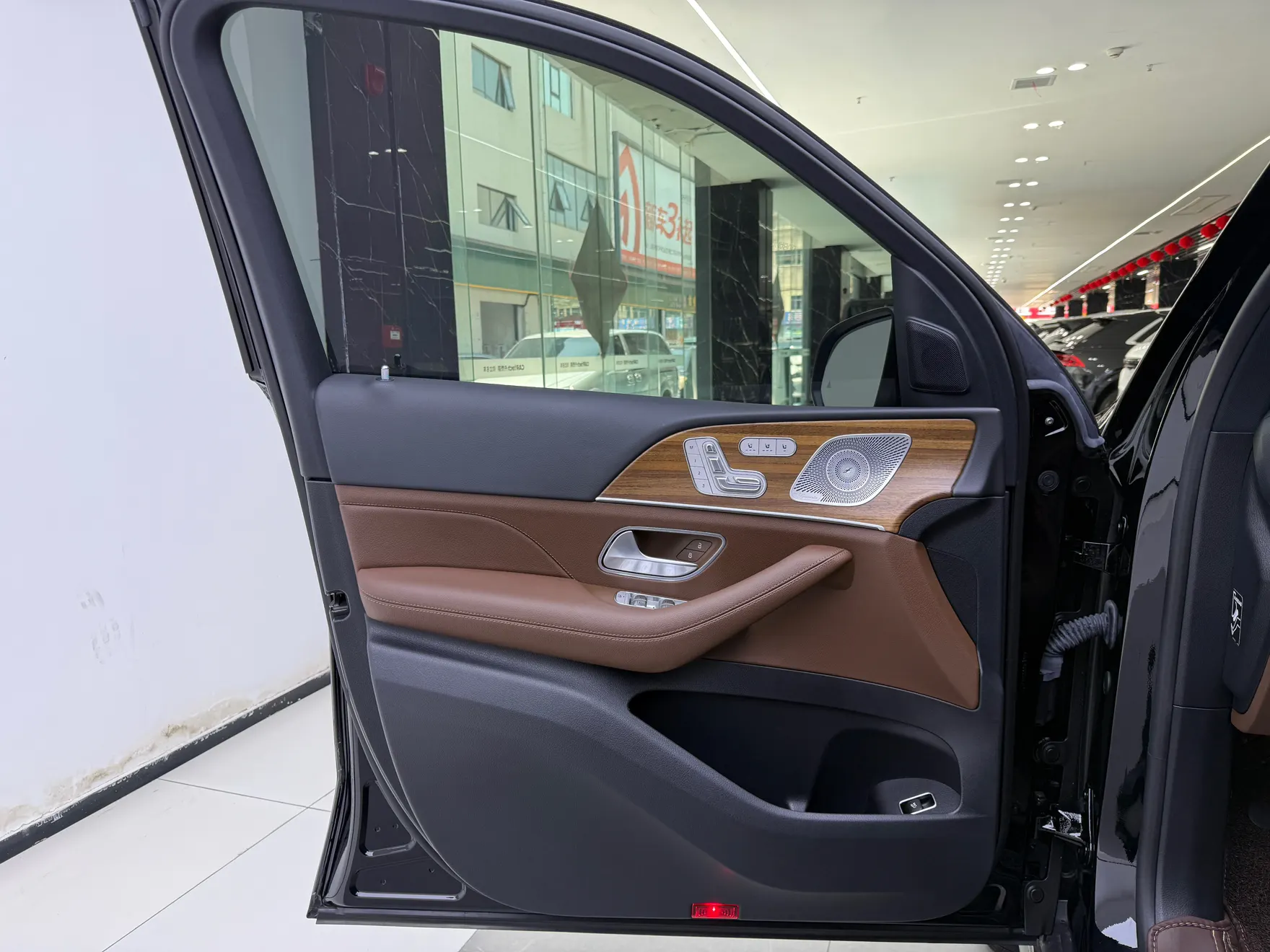 Mercedes-Benz GLS 450, 2024 16
