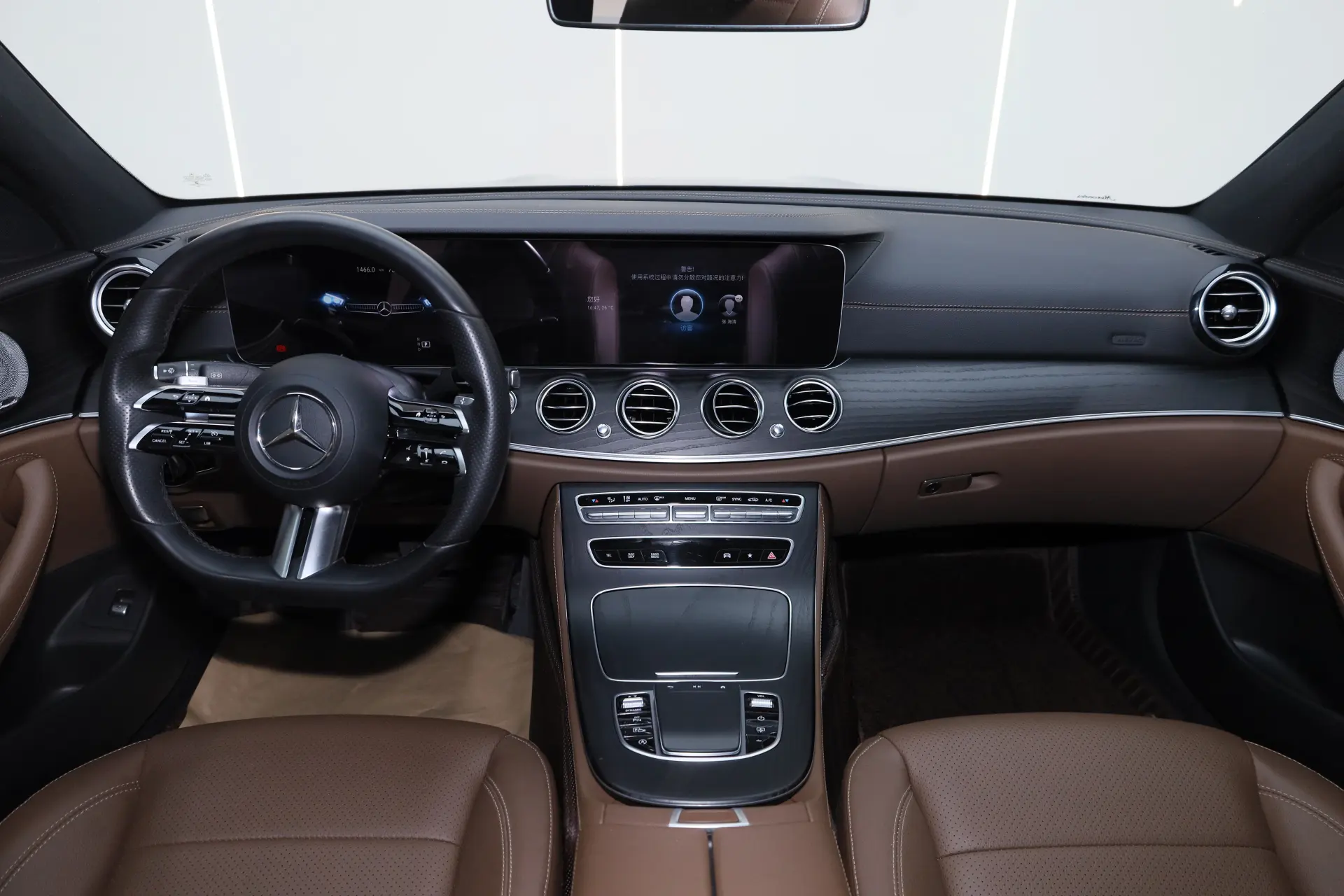 Mercedes-Benz E 300 L, 2021 13