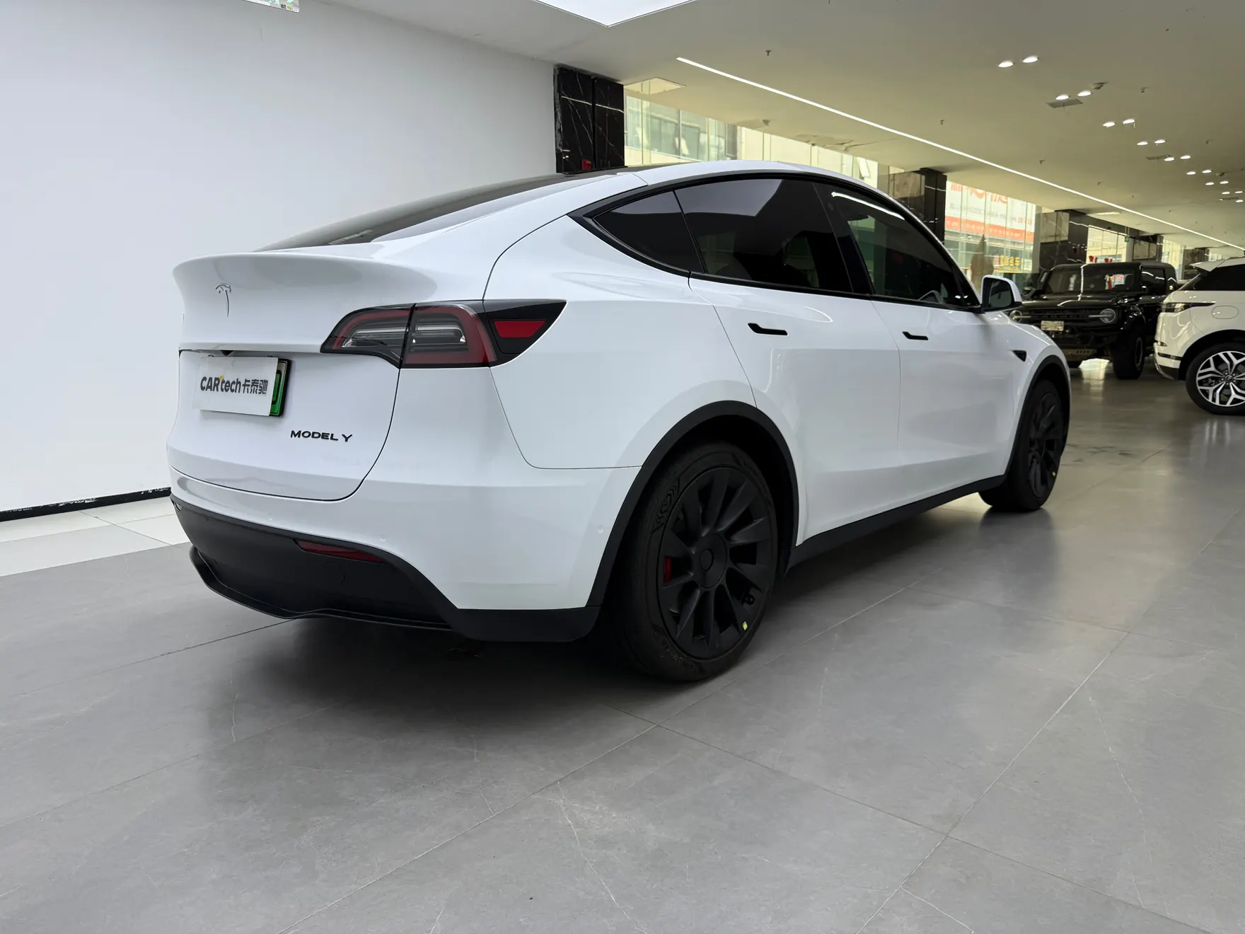 Tesla Model Y, 2022 все фото