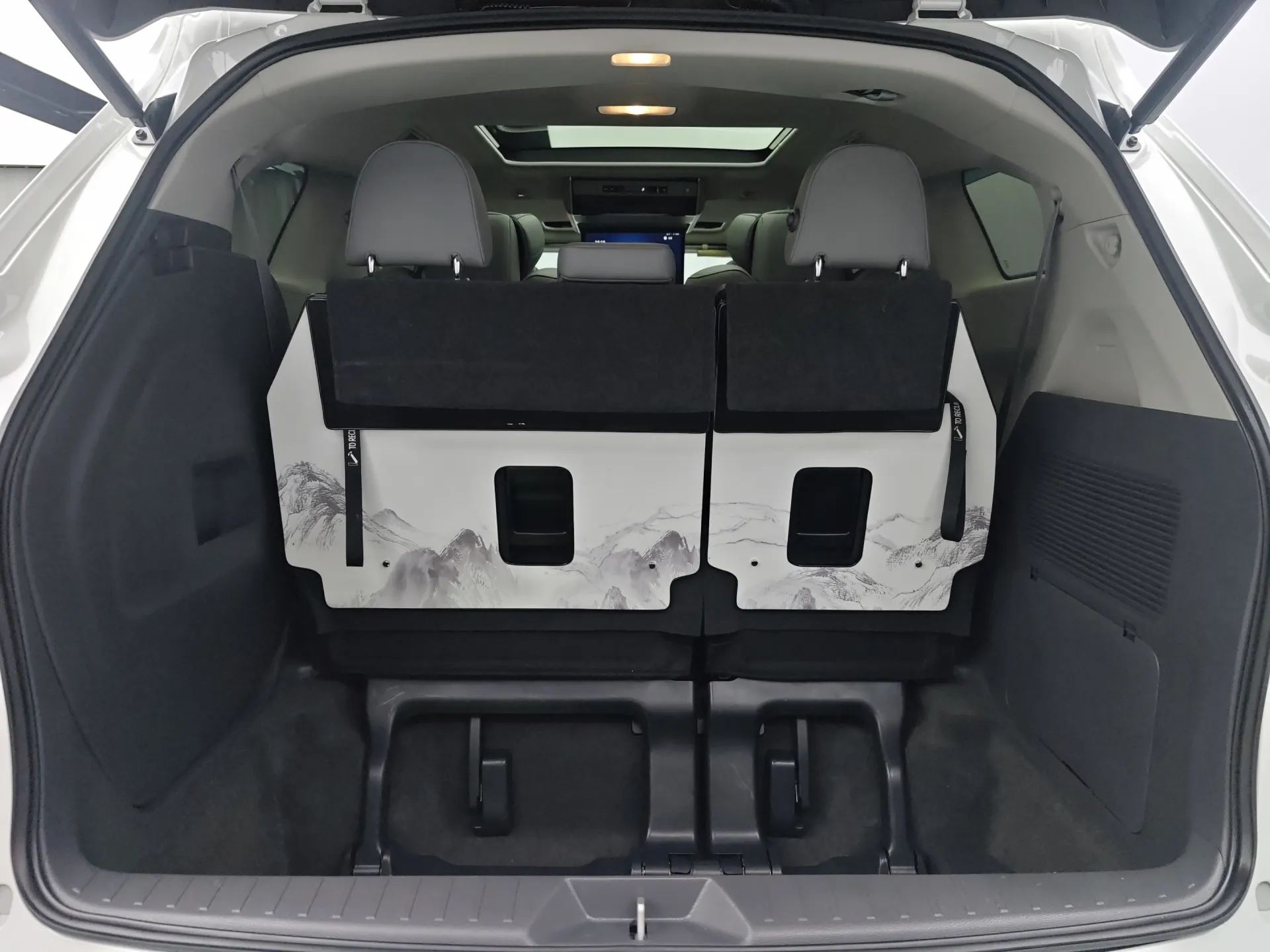 Toyota Granvia, 2023 8