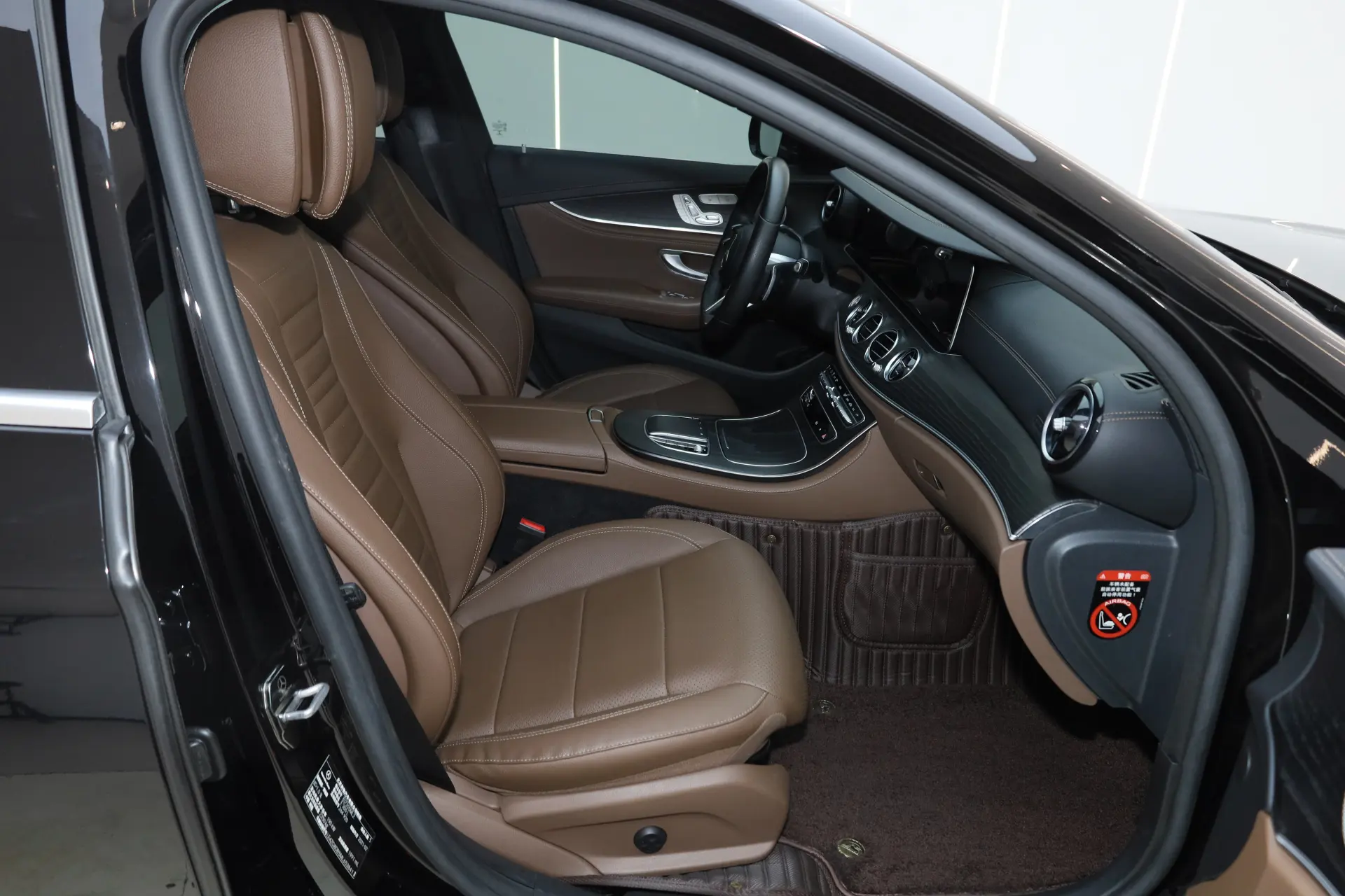 Mercedes-Benz E 300 L, 2021 18