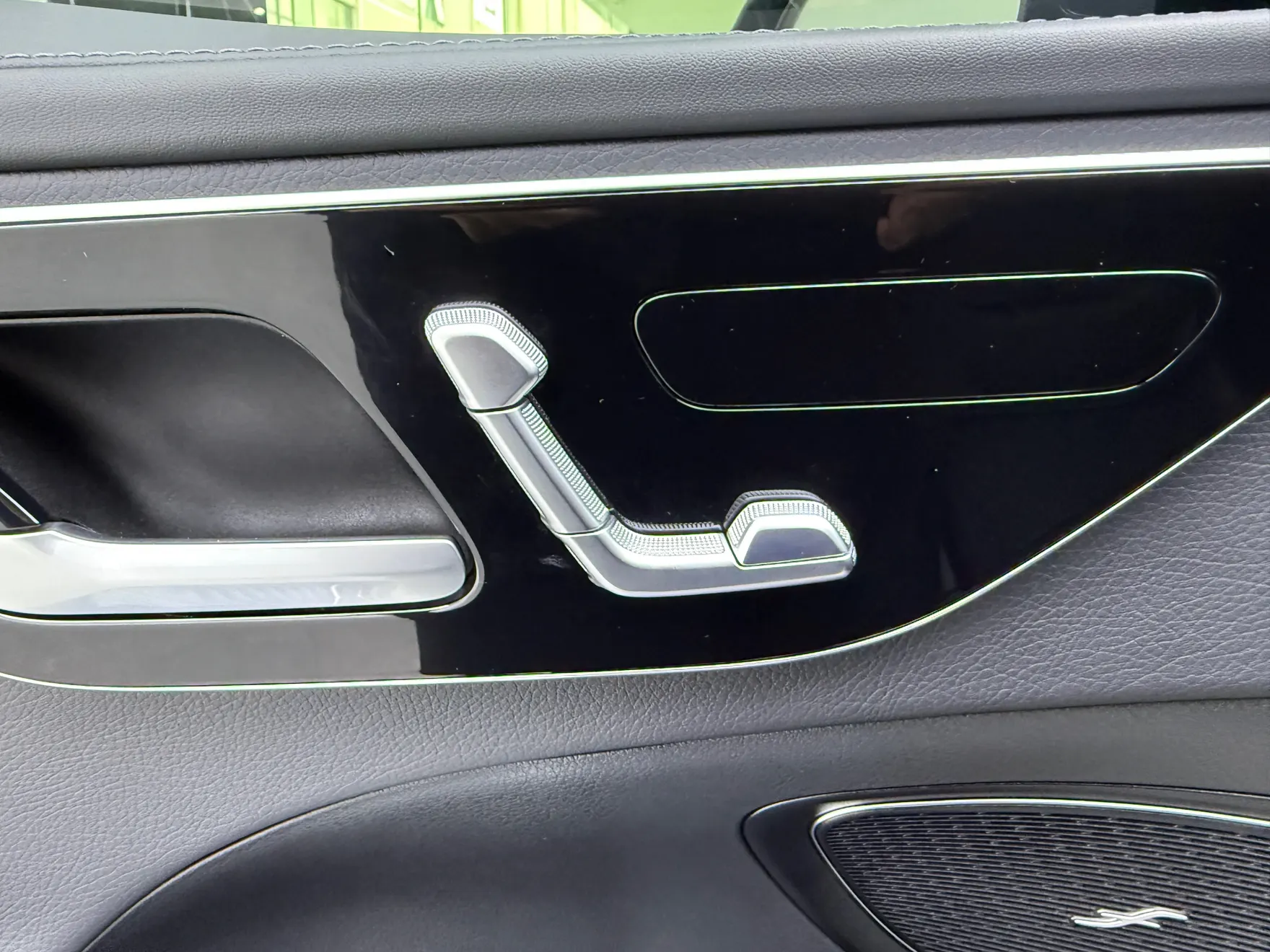 Mercedes-Benz C 260 L, 2025 23