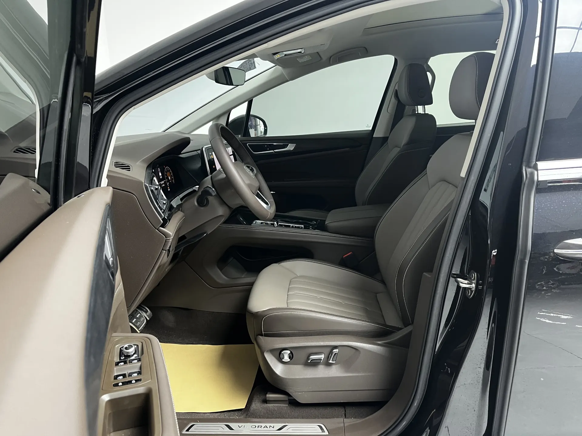 Volkswagen Viloran, 2025 12