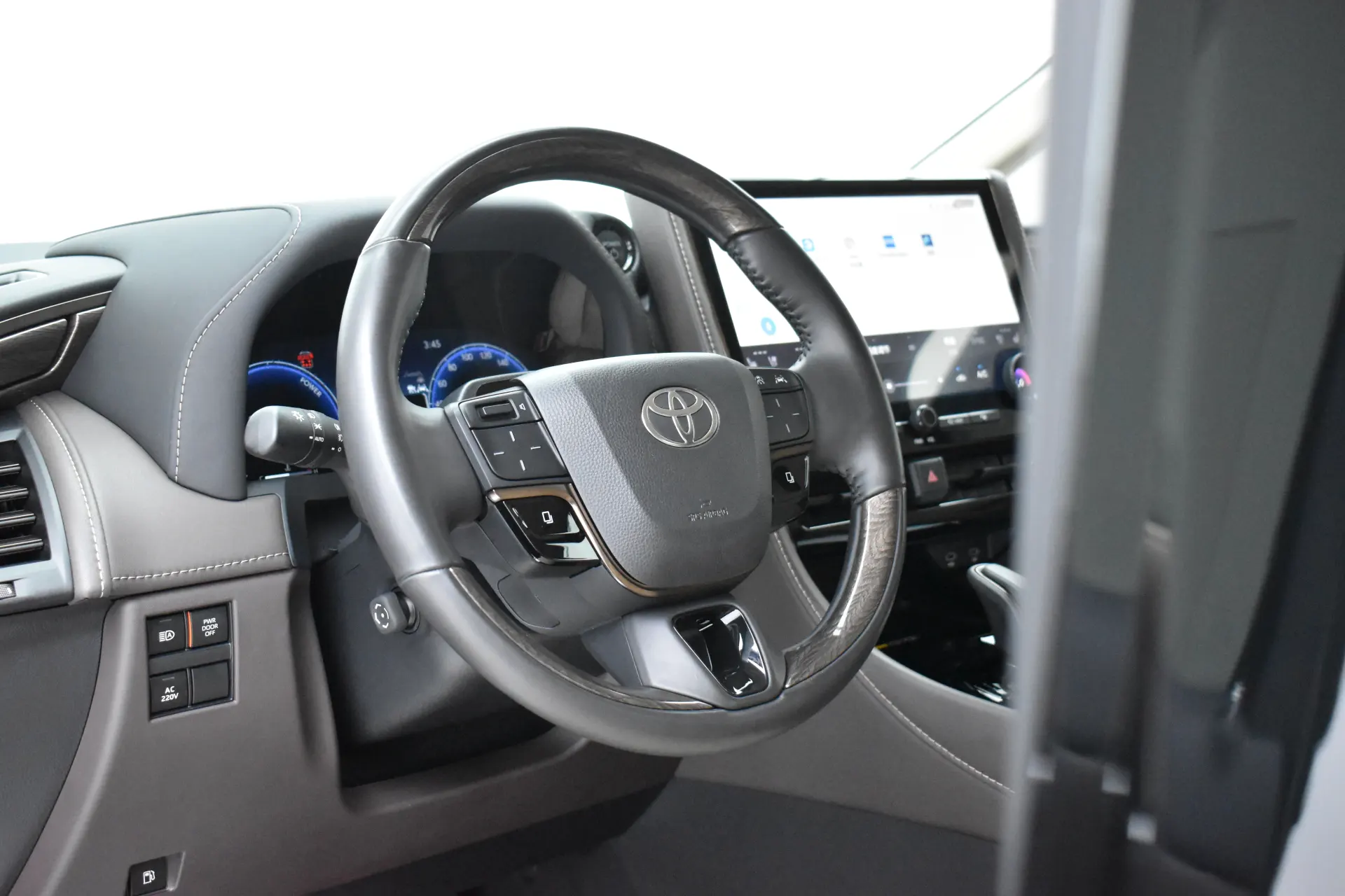 Toyota Alphard, 2024 12