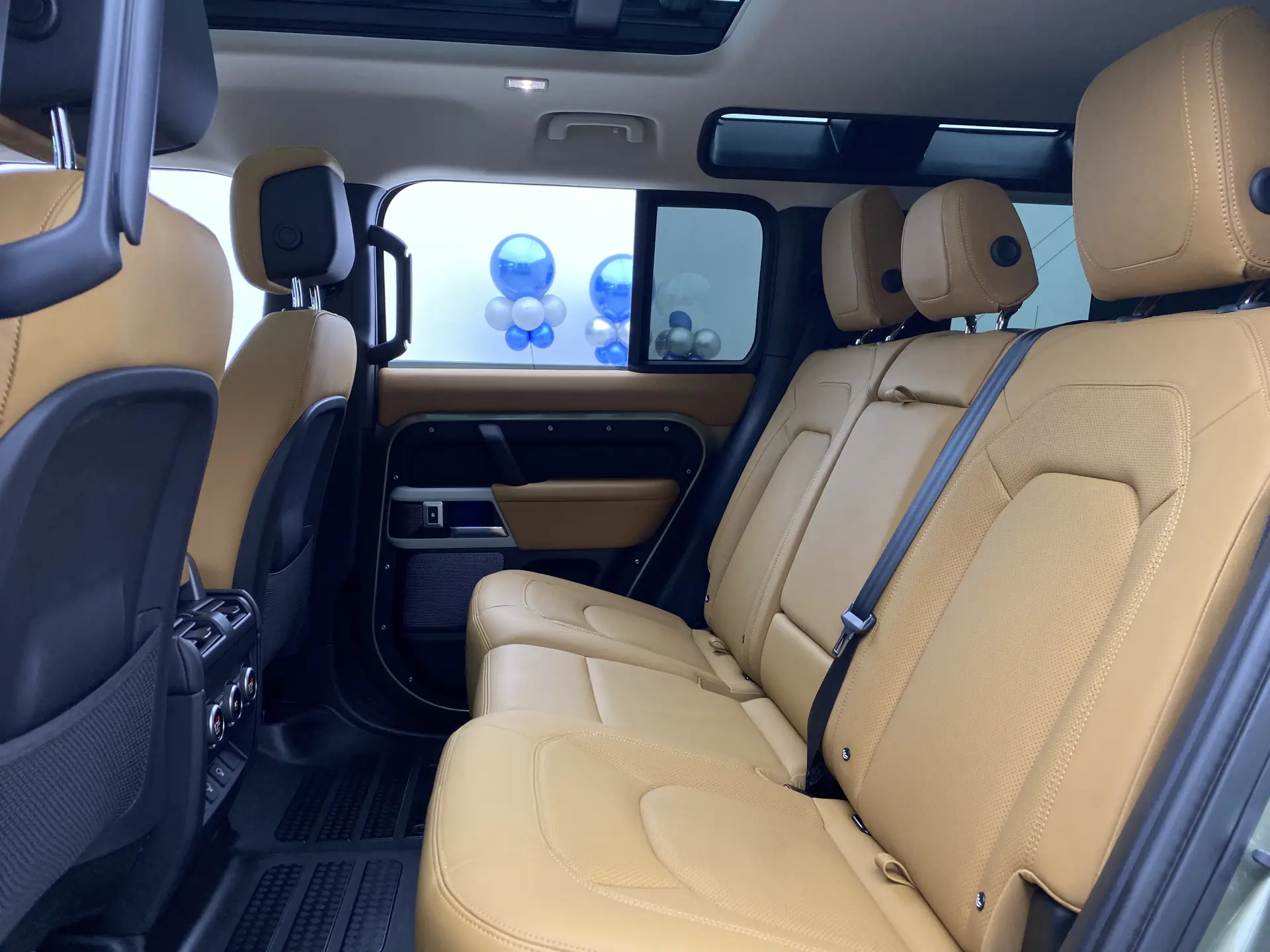 Land Rover Defender, 2025 4