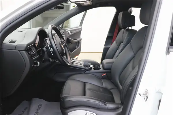 Porsche Macan, 2022 все фото
