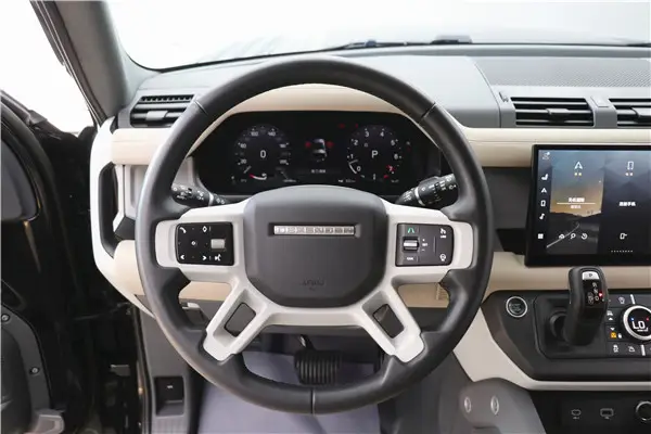 Land Rover Defender, 2023 17