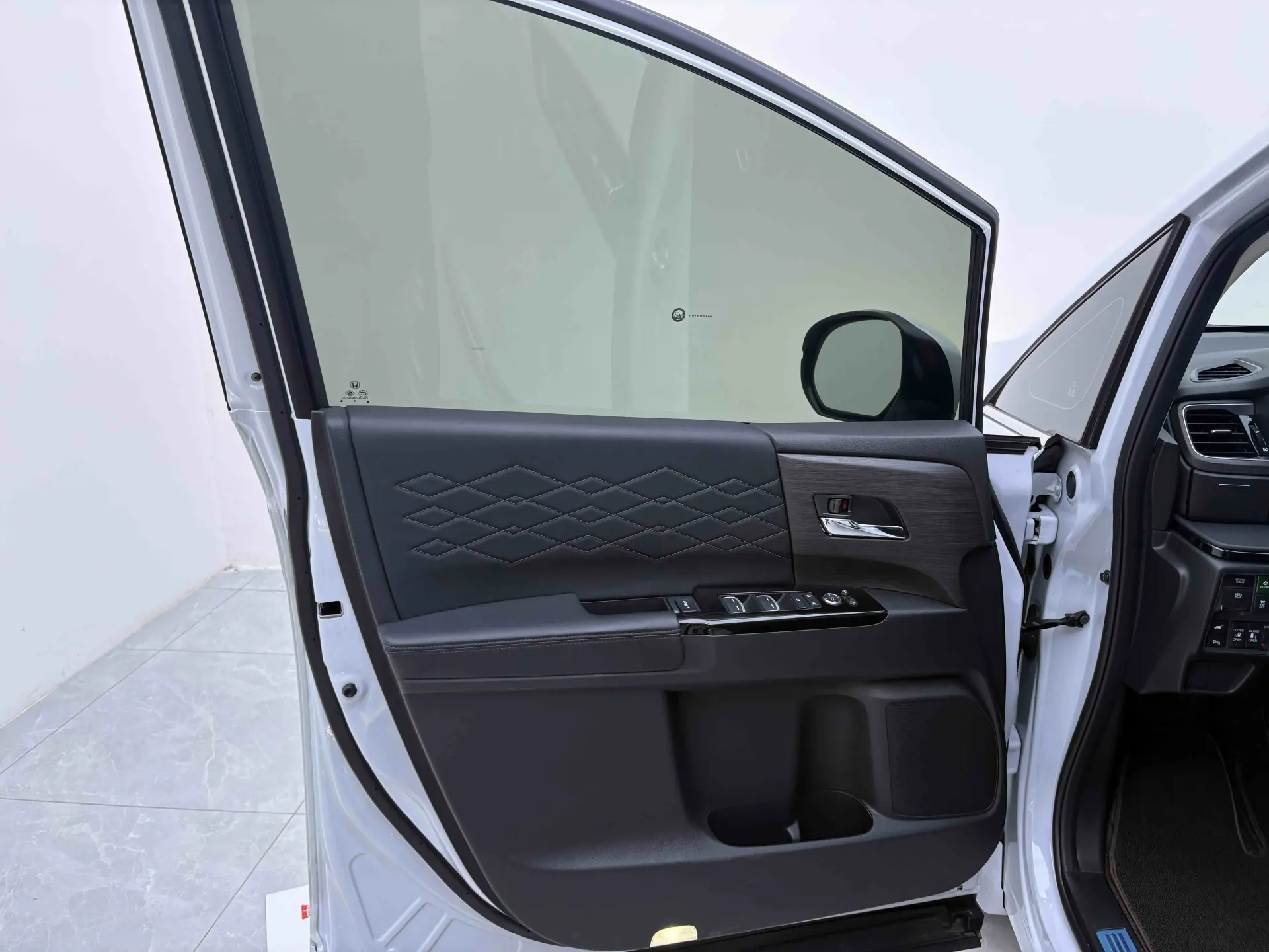 Honda Elysion, 2024 15