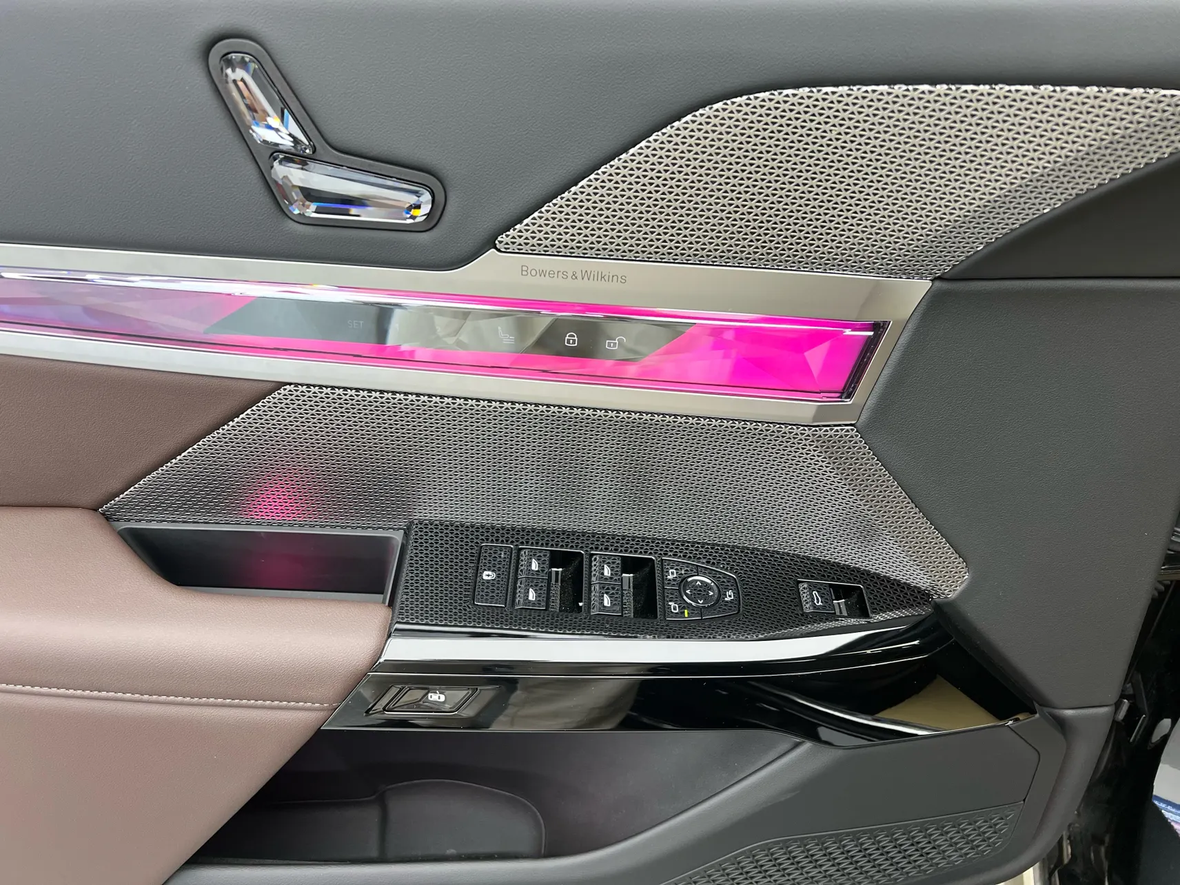 BMW 735Li, 2025 19