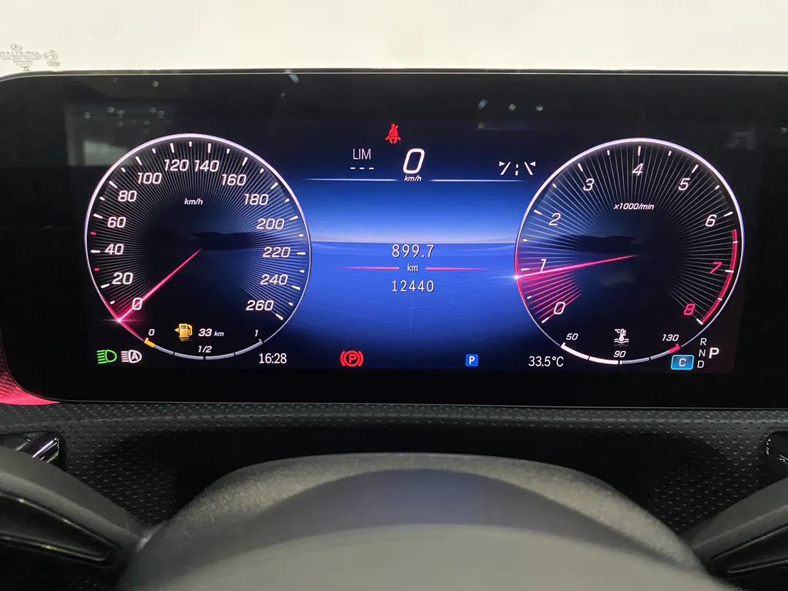 Mercedes-Benz A 200 L, 2023 13