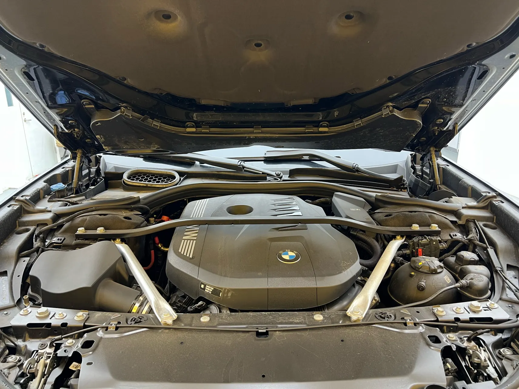 BMW 735Li, 2025 11