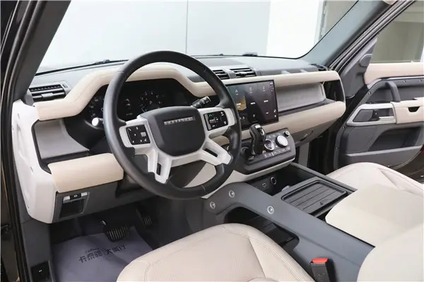 Land Rover Defender, 2023 15