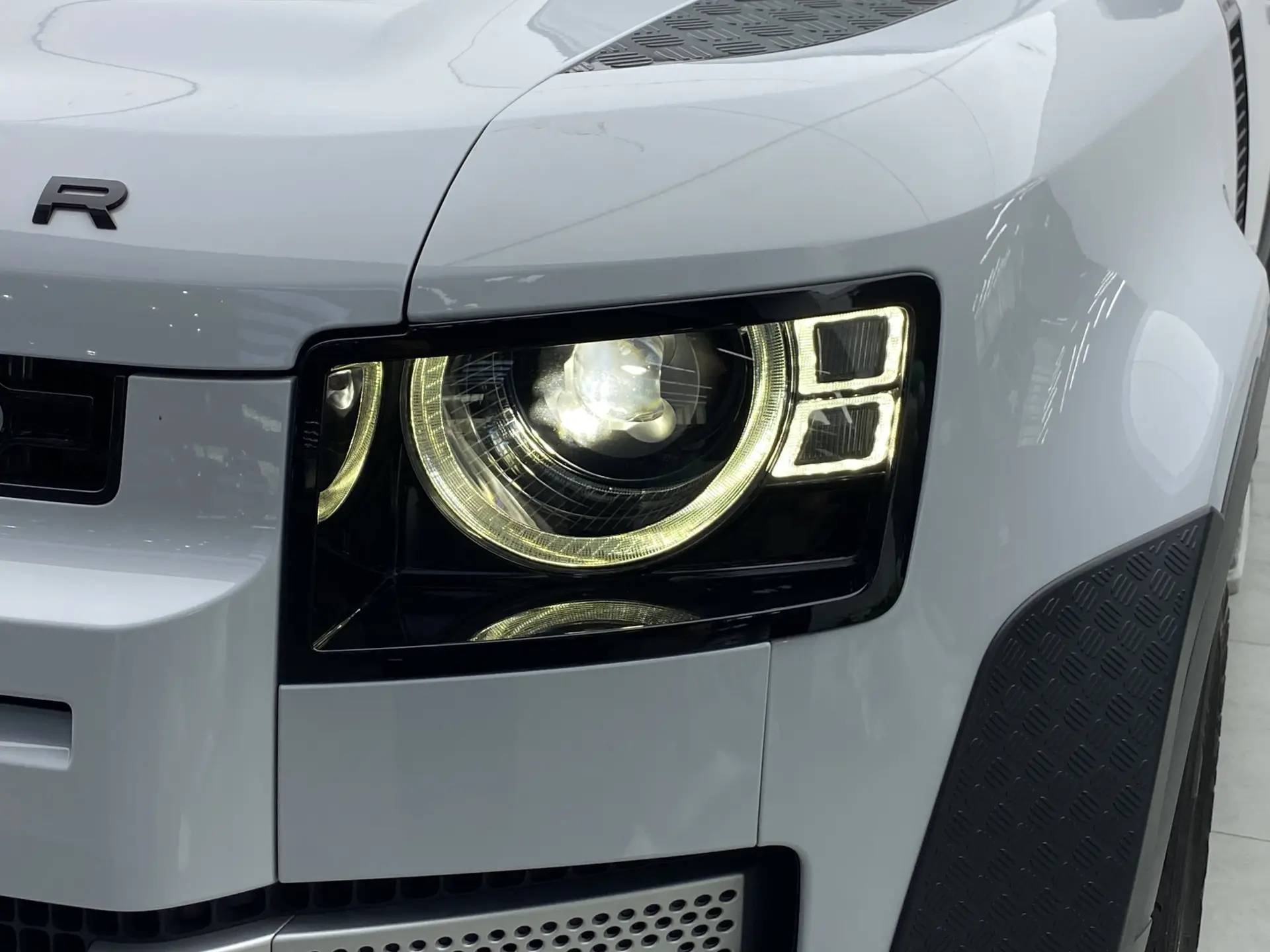 Land Rover Defender, 2023 11