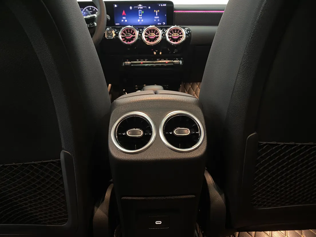 Mercedes-Benz A 200 L, 2023 21