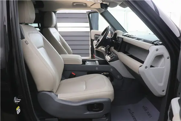 Land Rover Defender, 2023 22