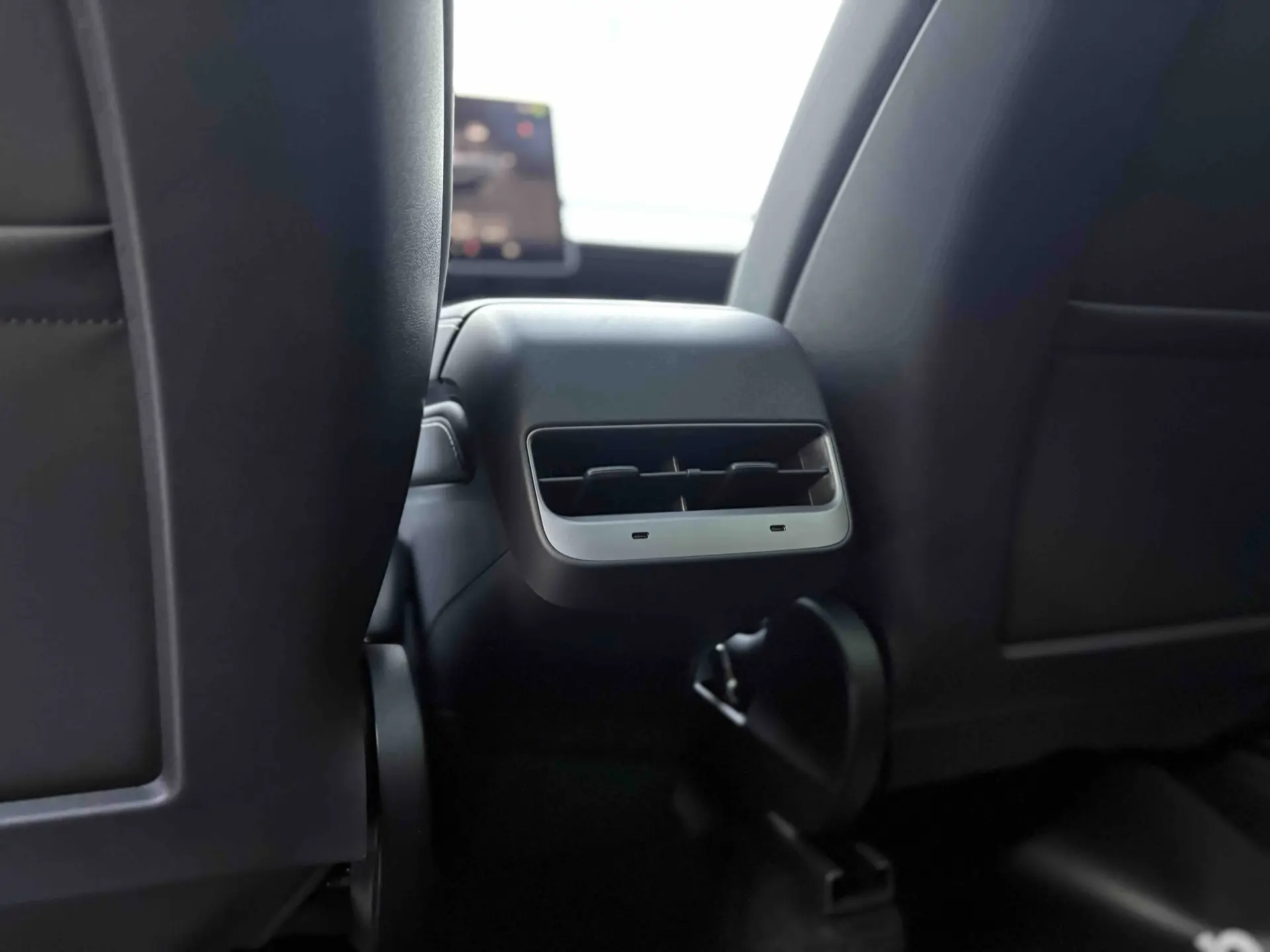 Tesla Model Y, 2025 18