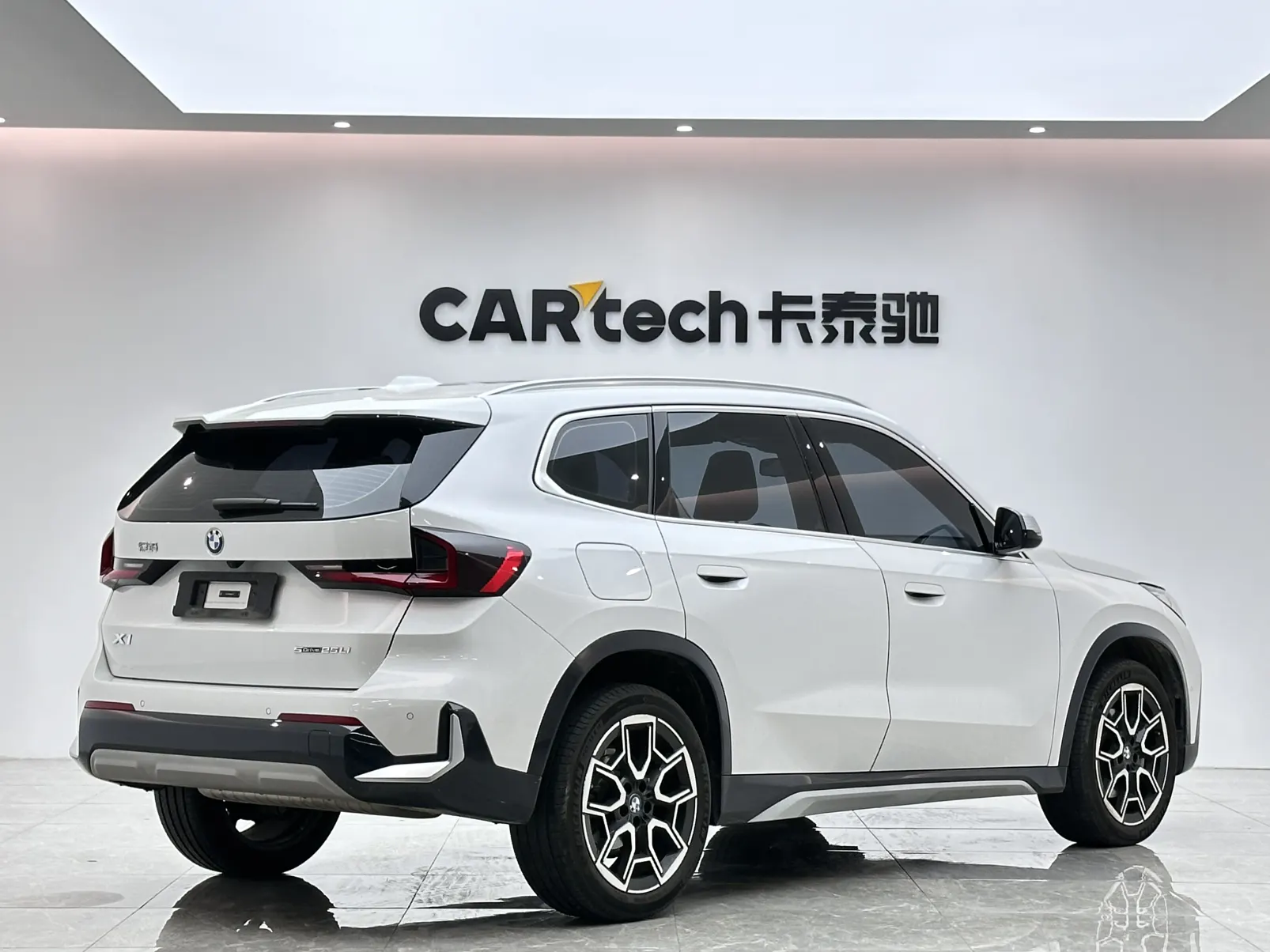 BMW X1, 2024 все фото