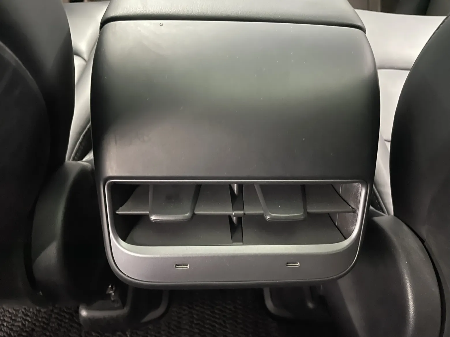 Tesla Model Y, 2022 16
