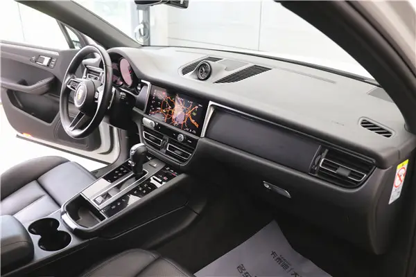 Porsche Macan, 2022 21