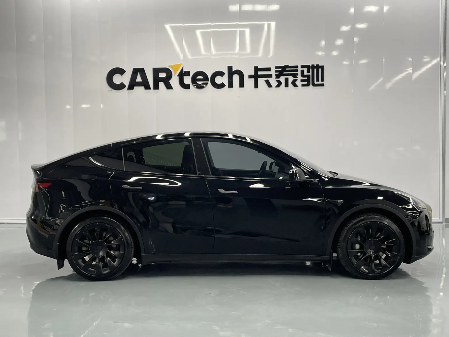 Tesla Model Y, 2022 4