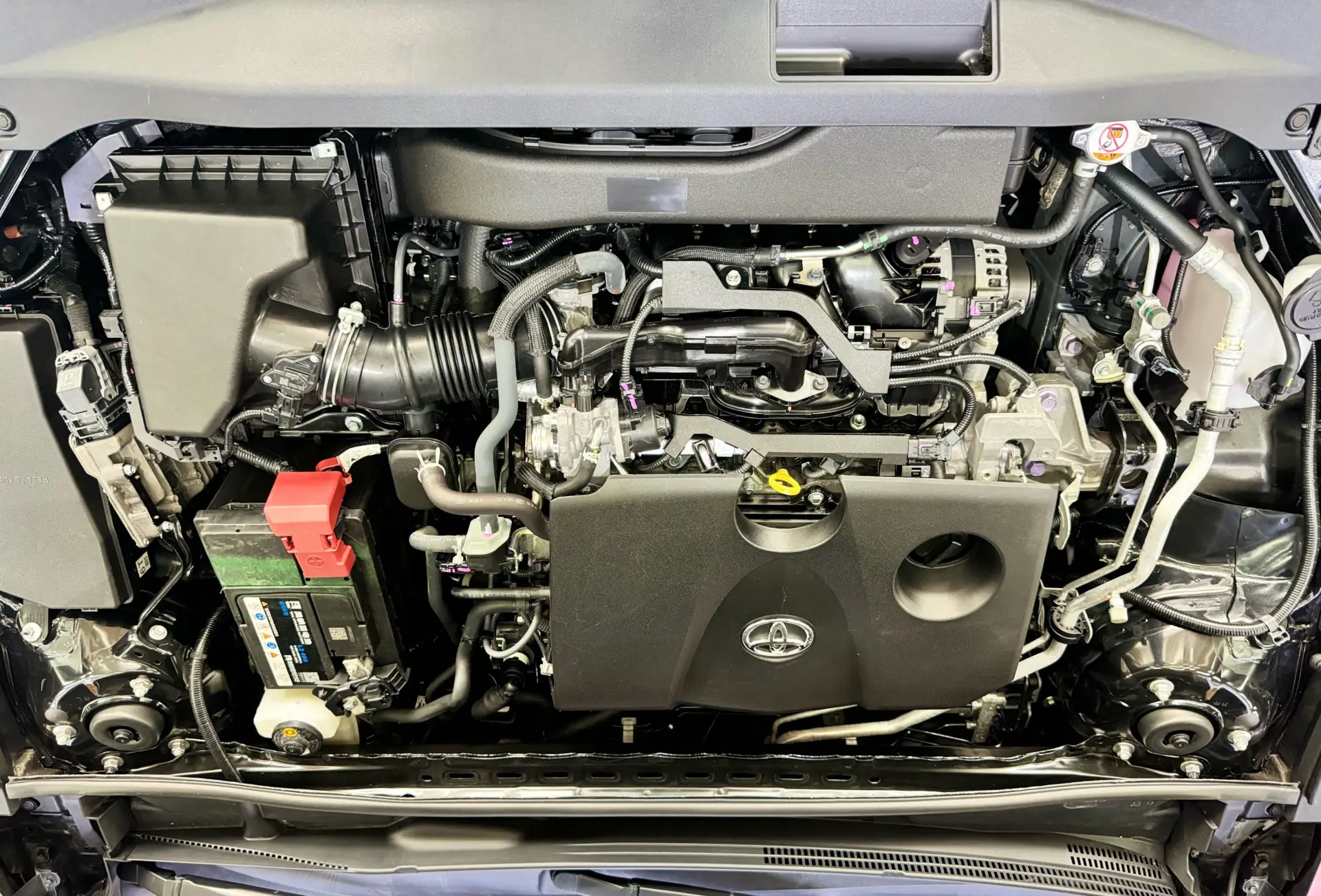 Toyota Camry, 2023 12